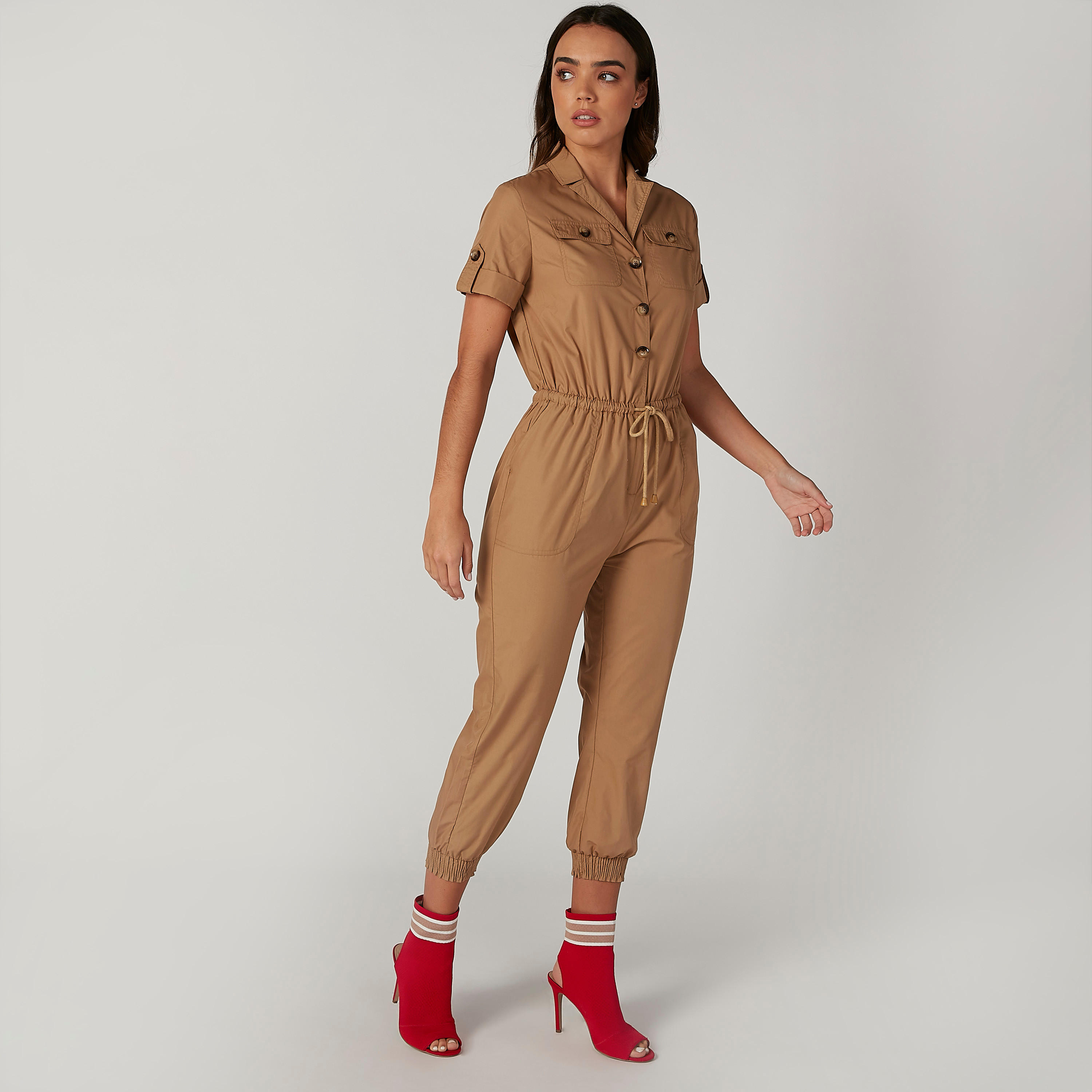 جمبسوت سادة بأكمام قصيرة وجيوب-women-clothing-jumpsuits-image-3