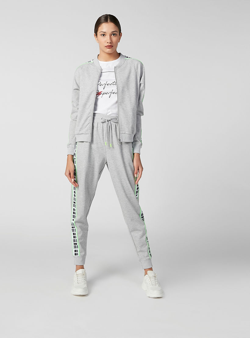 بنطلون رياضي بخصر متوسط الارتفاع وشريطة بطبعات-women-clothing-bottoms-joggers-image-3