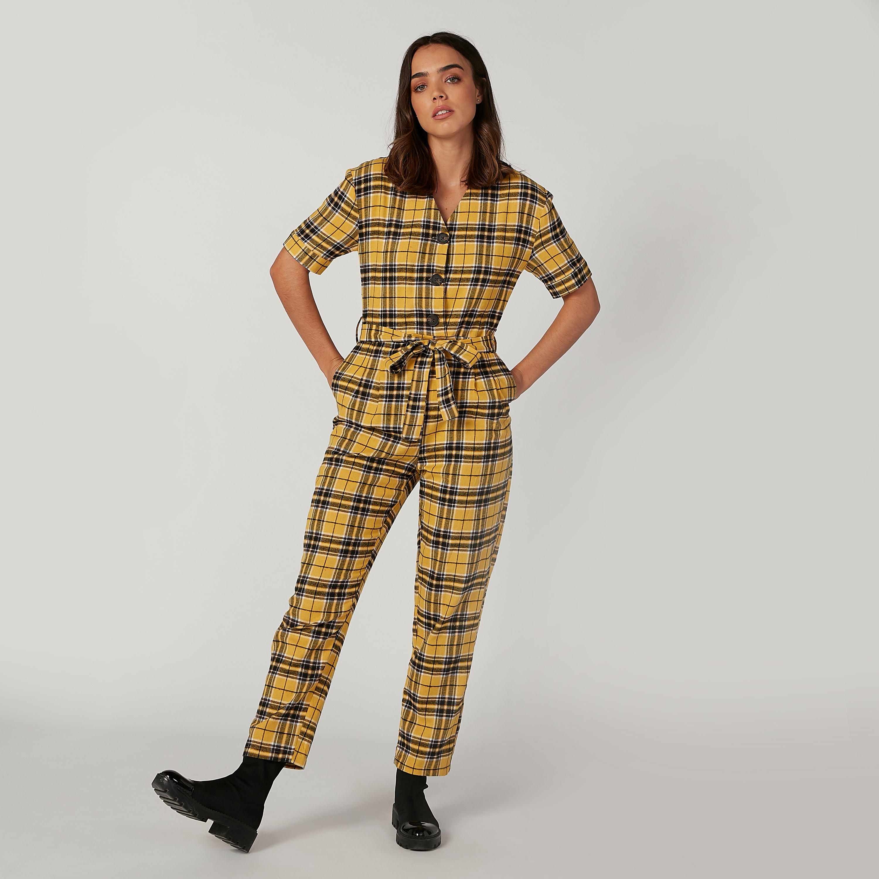 جمبسوت كاروهات بأكمام قصيرة وأربطة-women-clothing-jumpsuits-image-5