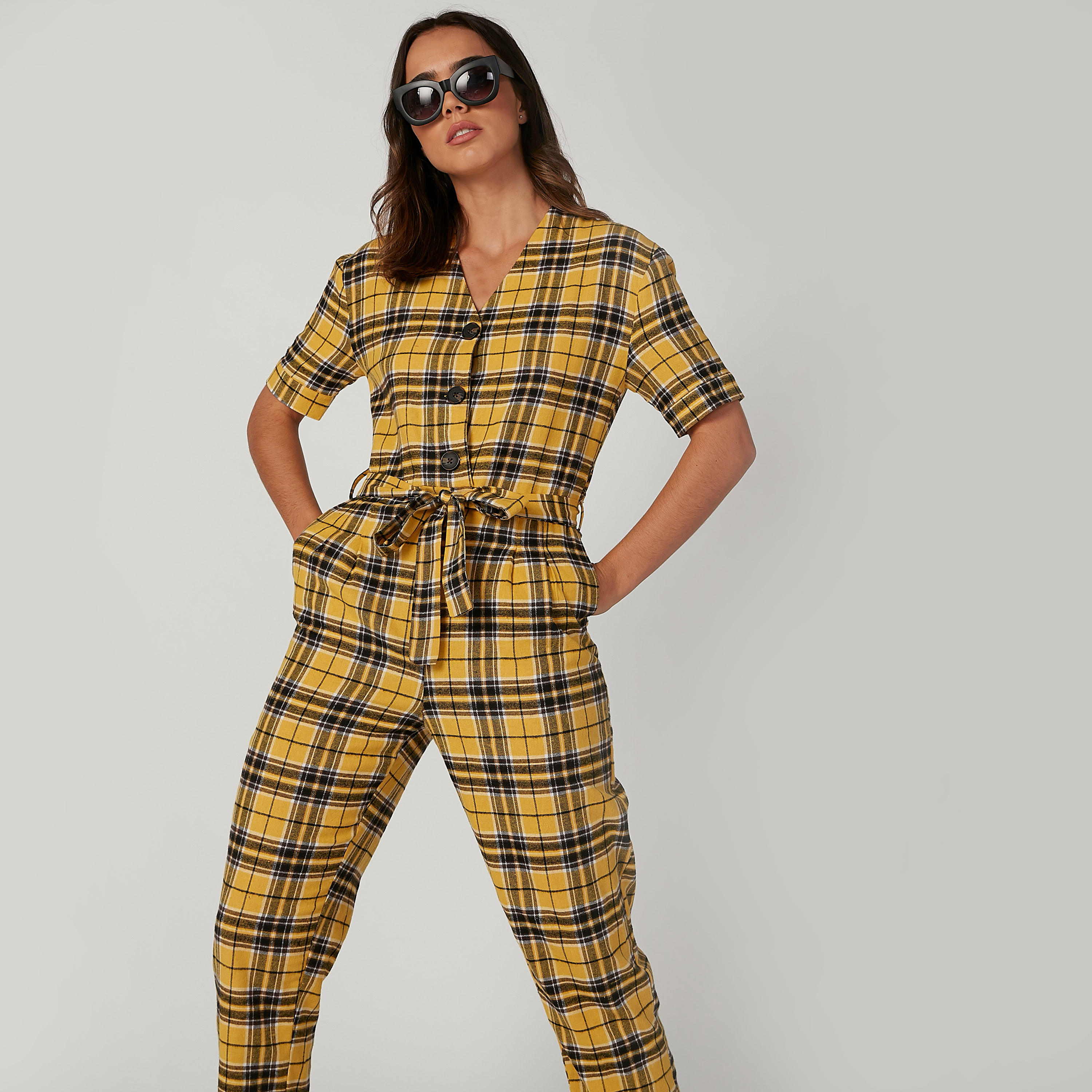 جمبسوت كاروهات بأكمام قصيرة وأربطة-women-clothing-jumpsuits-image-2