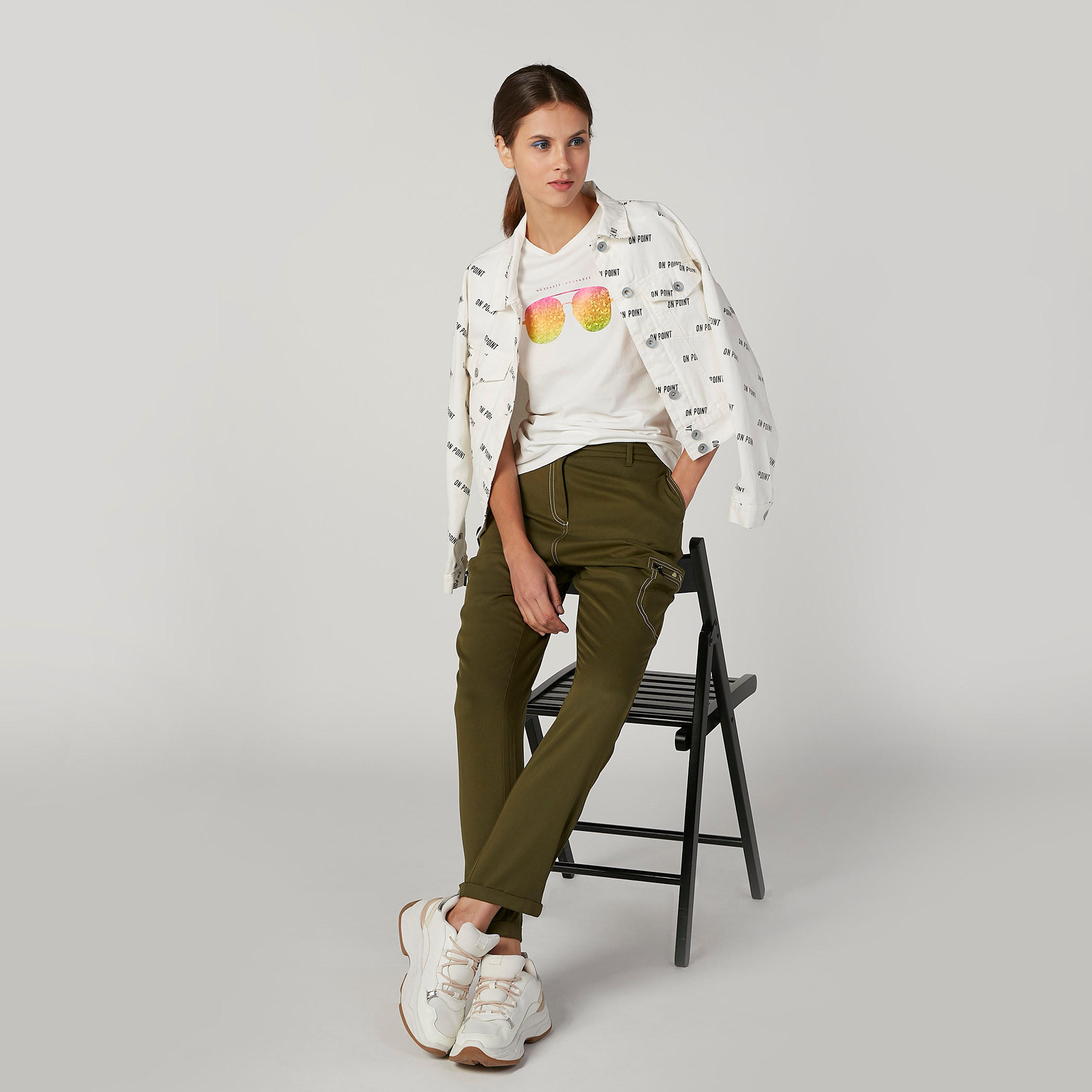 بنطلون سادة بخصر متوسط الارتفاع وجيوب وحلقات للحزام-women-clothing-bottoms-trousers-image-2