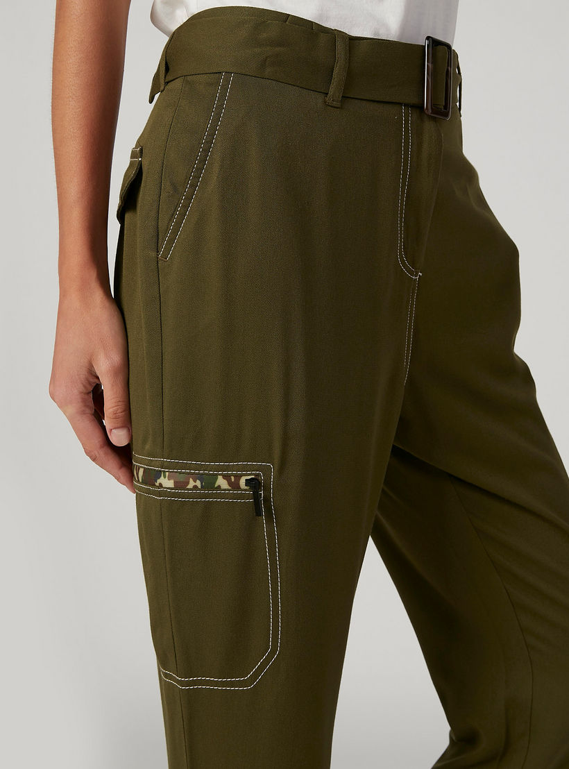 بنطلون سادة بخصر متوسط الارتفاع وجيوب وحلقات للحزام-women-clothing-bottoms-trousers-image-3