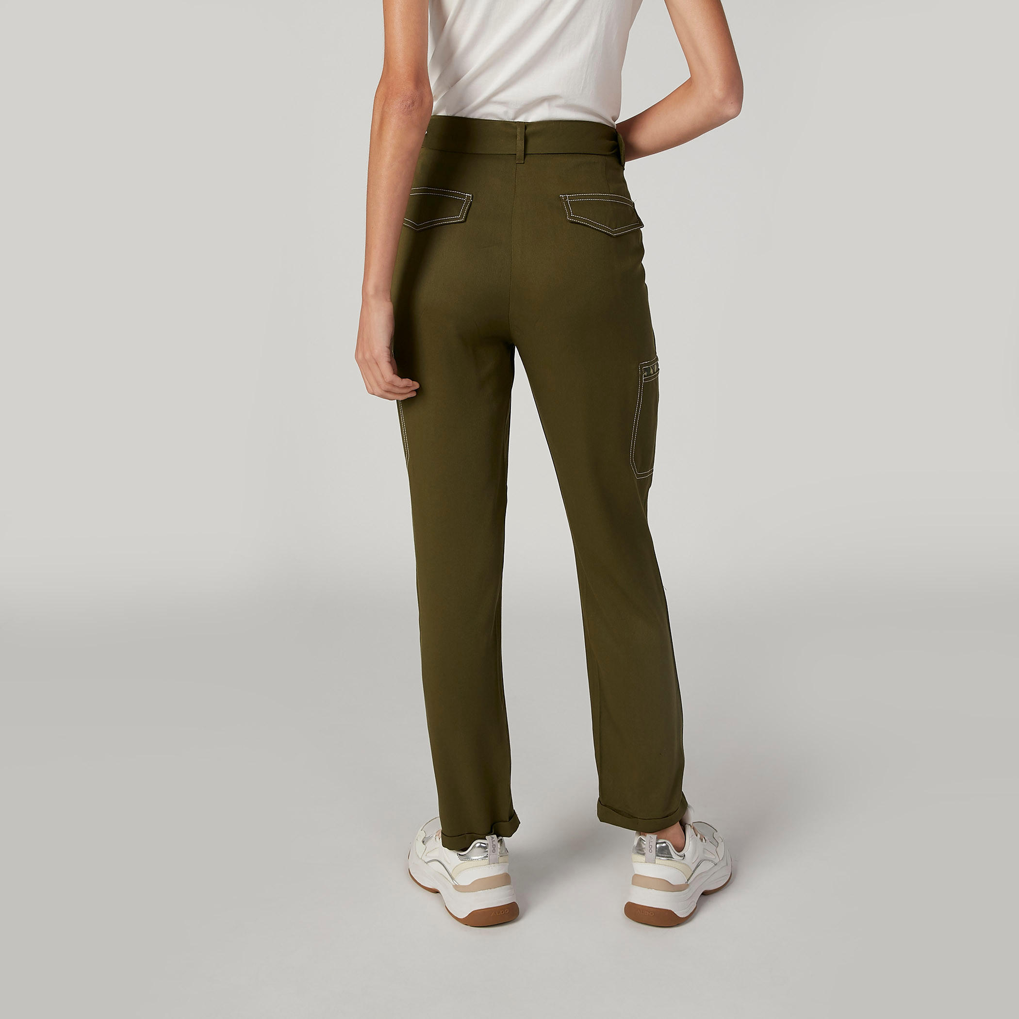 بنطلون سادة بخصر متوسط الارتفاع وجيوب وحلقات للحزام-women-clothing-bottoms-trousers-image-4