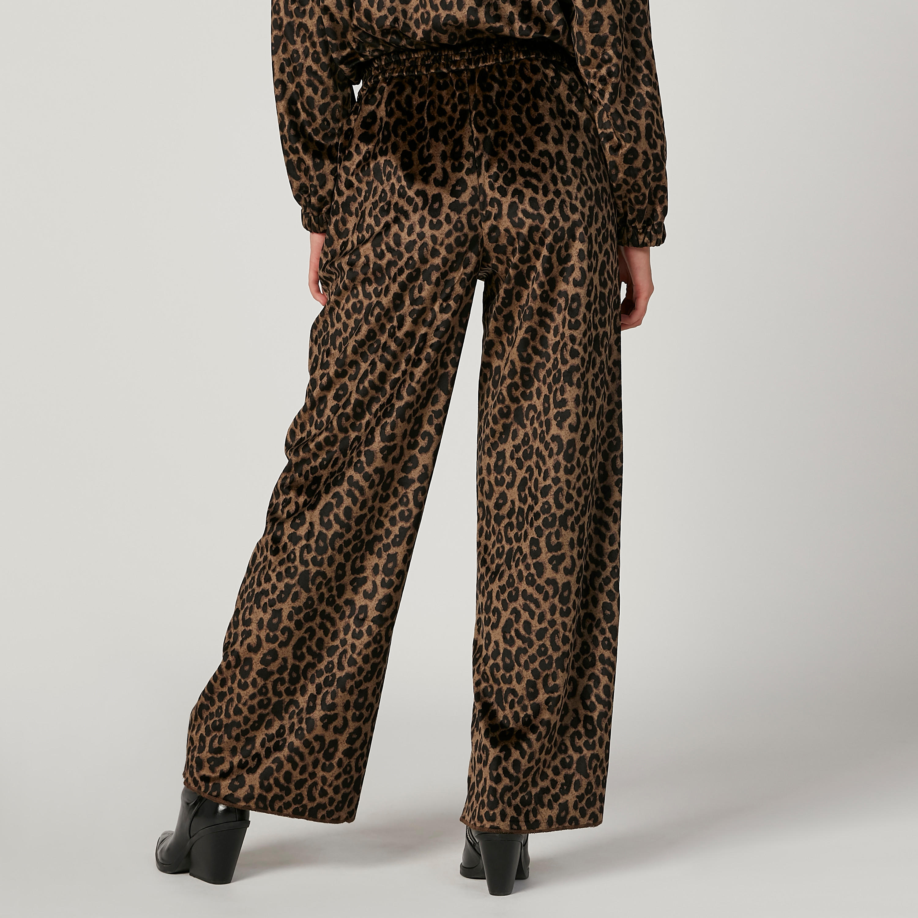 بنطلون بالازو بقصّة واسعة وخصر متوسط الارتفاع وجيوب وطبعات حيوانات-women-clothing-bottoms-trousers-image-4