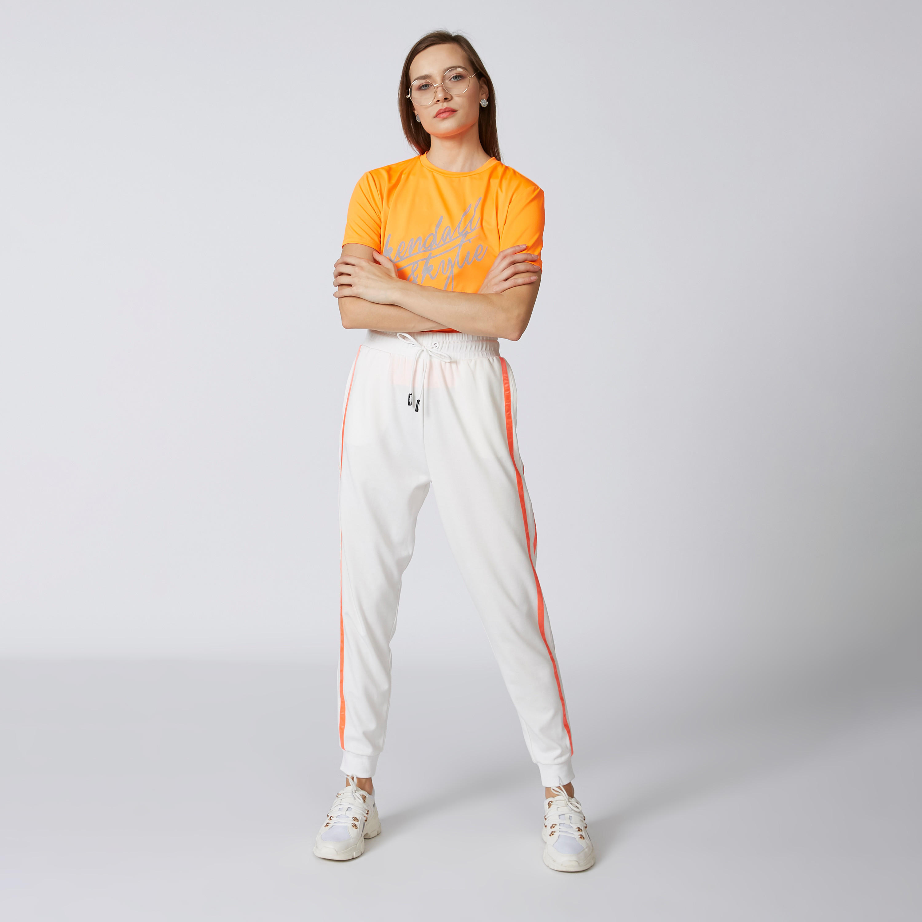 تيشيرت بياقة مستديرة وأكمام قصيرة وطبعات من كيندال + كيلي-women-clothing-tshirts-image-2