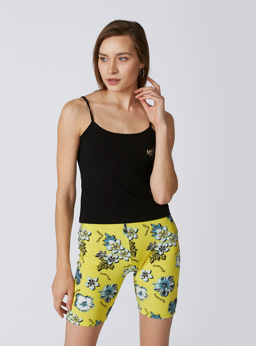 بلوزة كامي بياقة عميقة وأشرطة وطبعات-women-clothing-tshirts-image-5