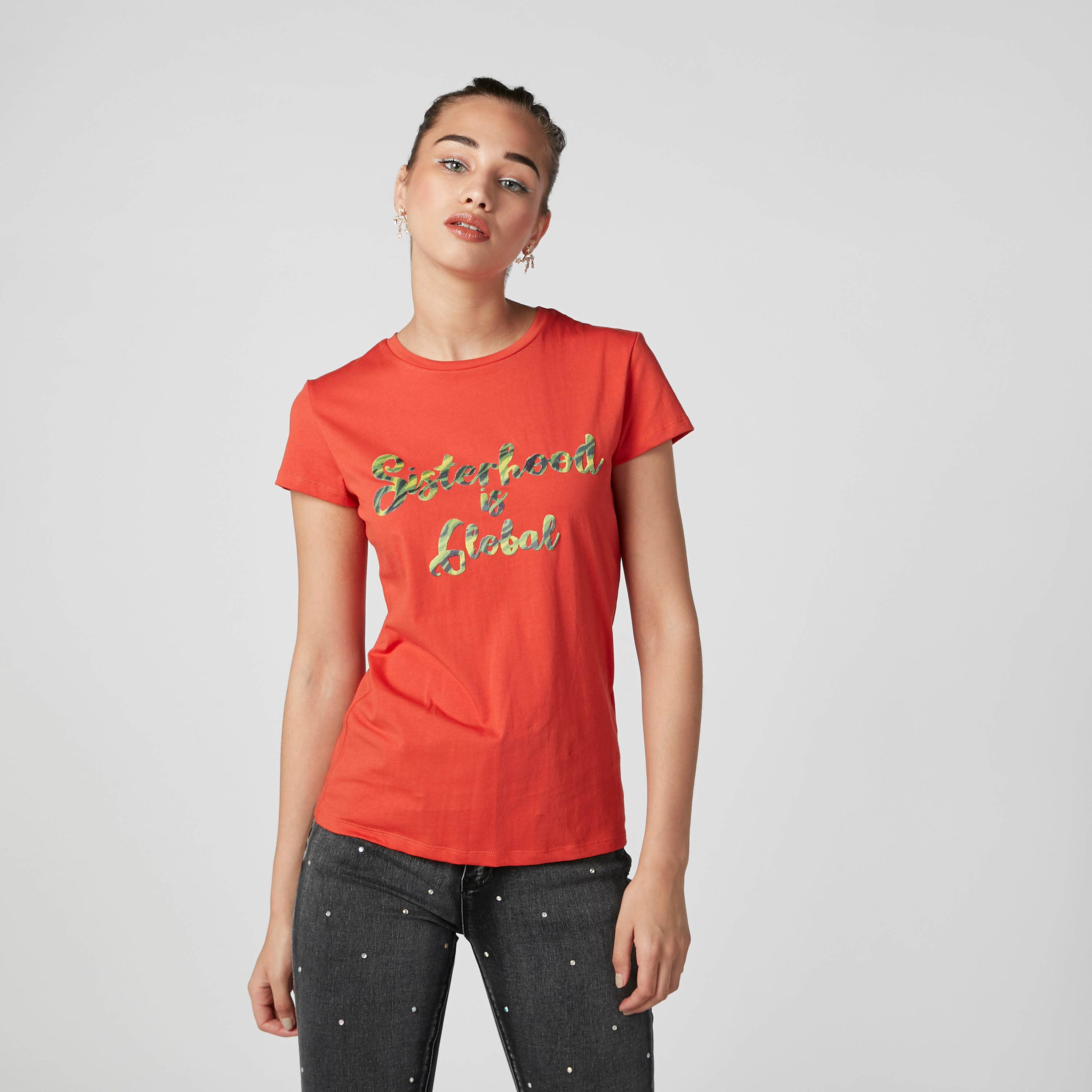 تيشيرت بياقة مستديرة وأكمام قصيرة وطبعات-women-clothing-tshirts-image-1