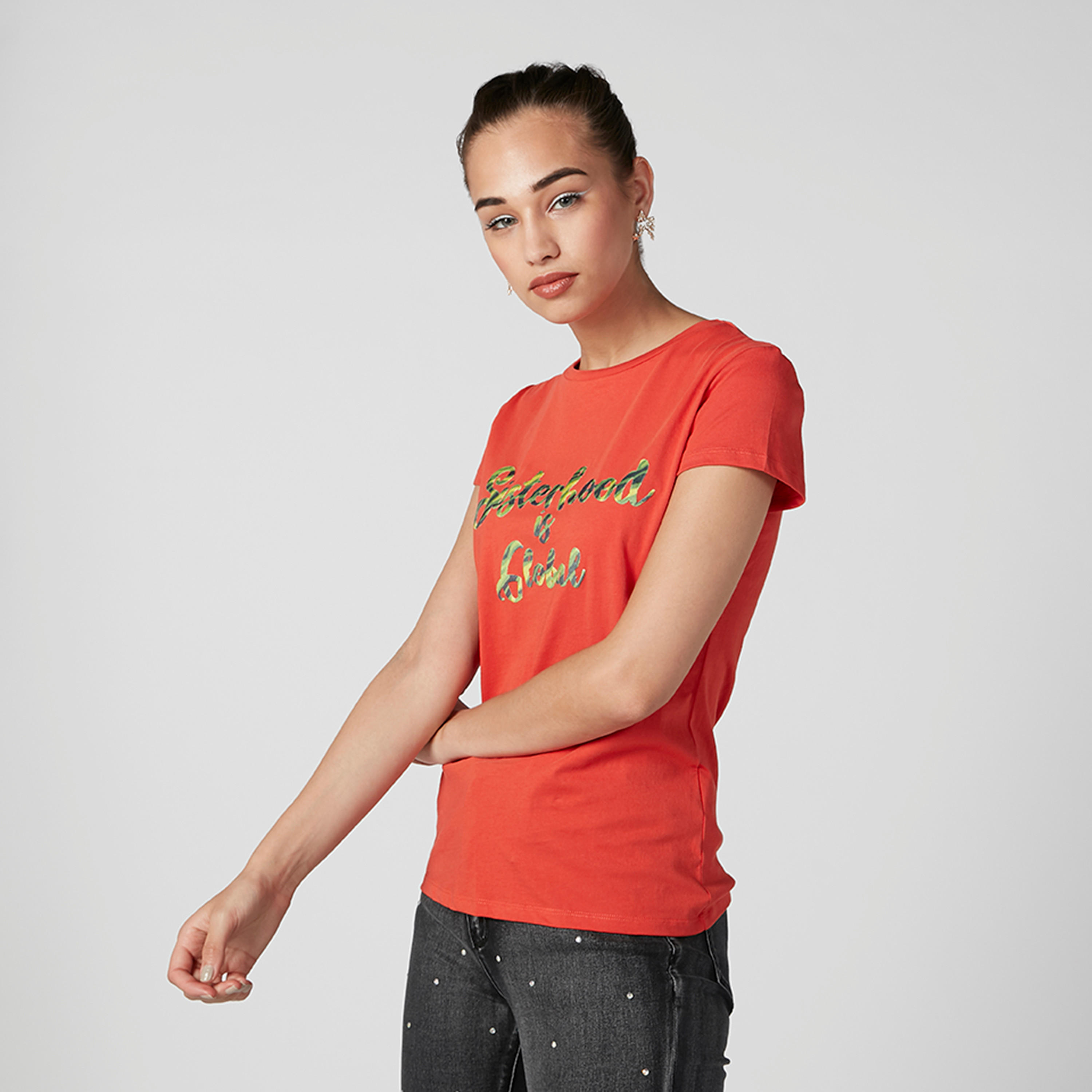 تيشيرت بياقة مستديرة وأكمام قصيرة وطبعات-women-clothing-tshirts-image-4