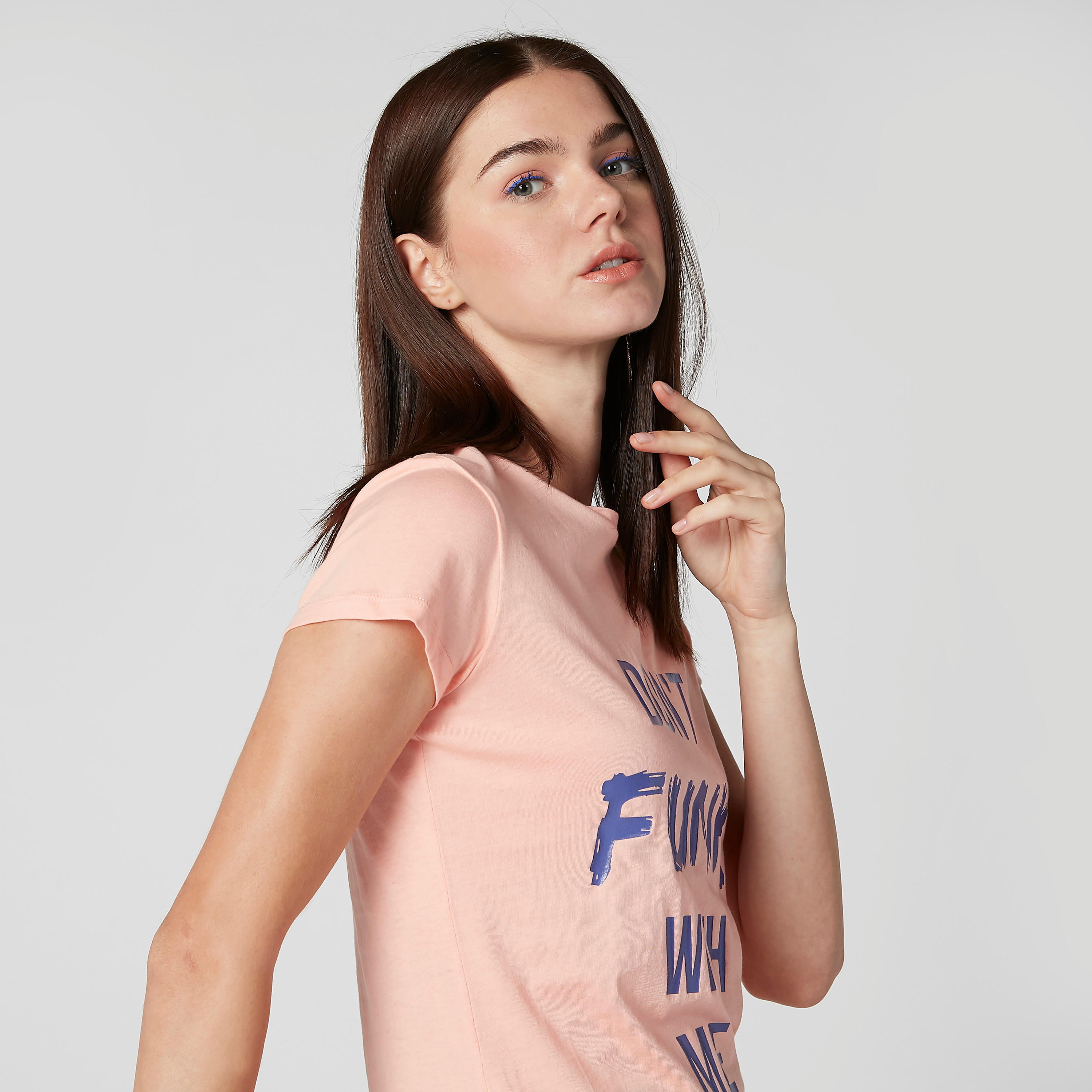 تيشيرت بياقة مستديرة وأكمام كاب وطبعات-women-clothing-tshirts-image-3