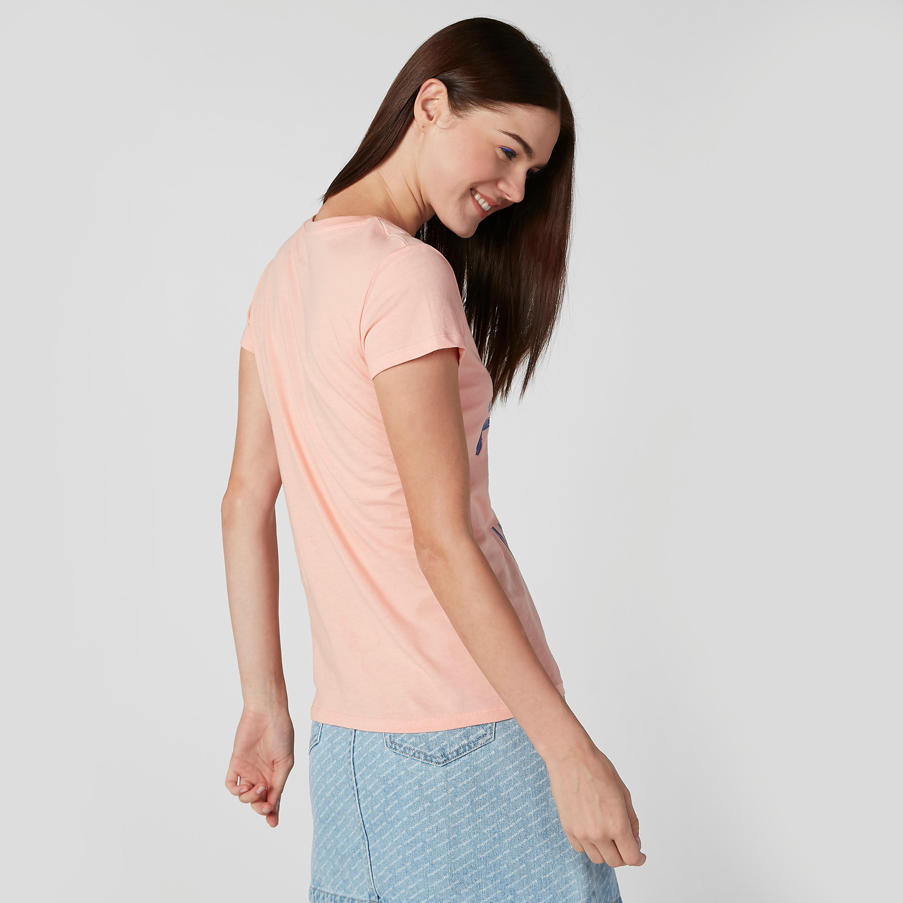 تيشيرت بياقة مستديرة وأكمام كاب وطبعات-women-clothing-tshirts-image-4