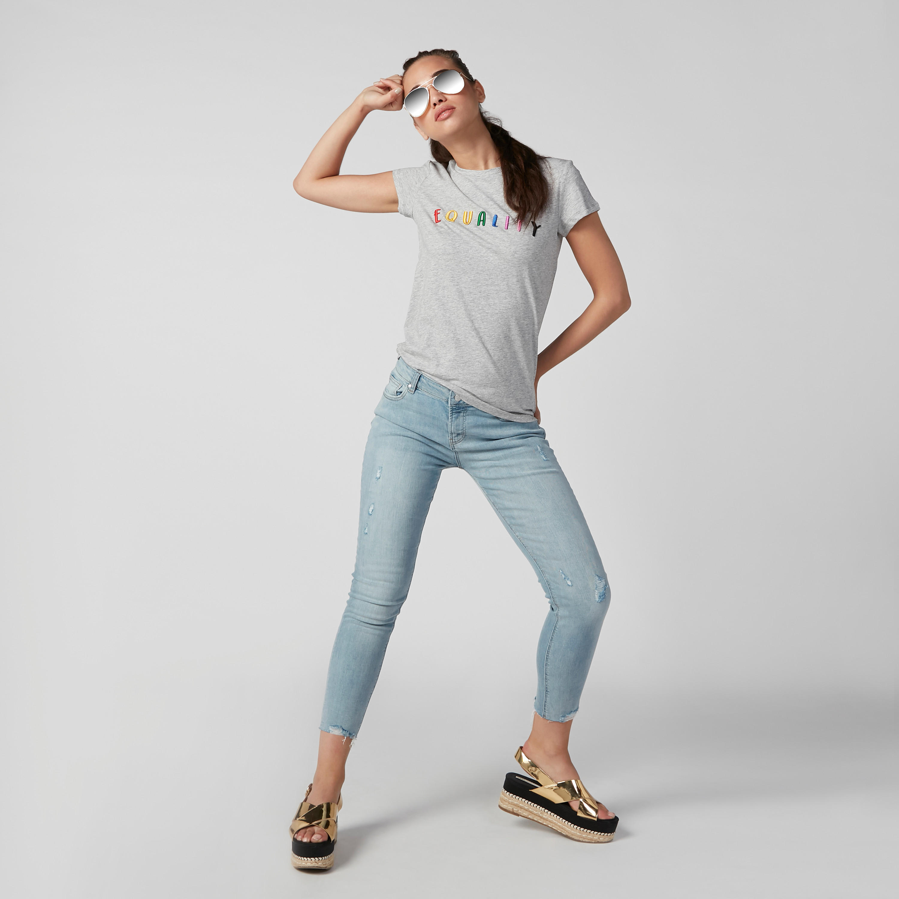 تيشيرت بياقة مستديرة وأكمام قصيرة وطبعات-women-clothing-tshirts-image-2