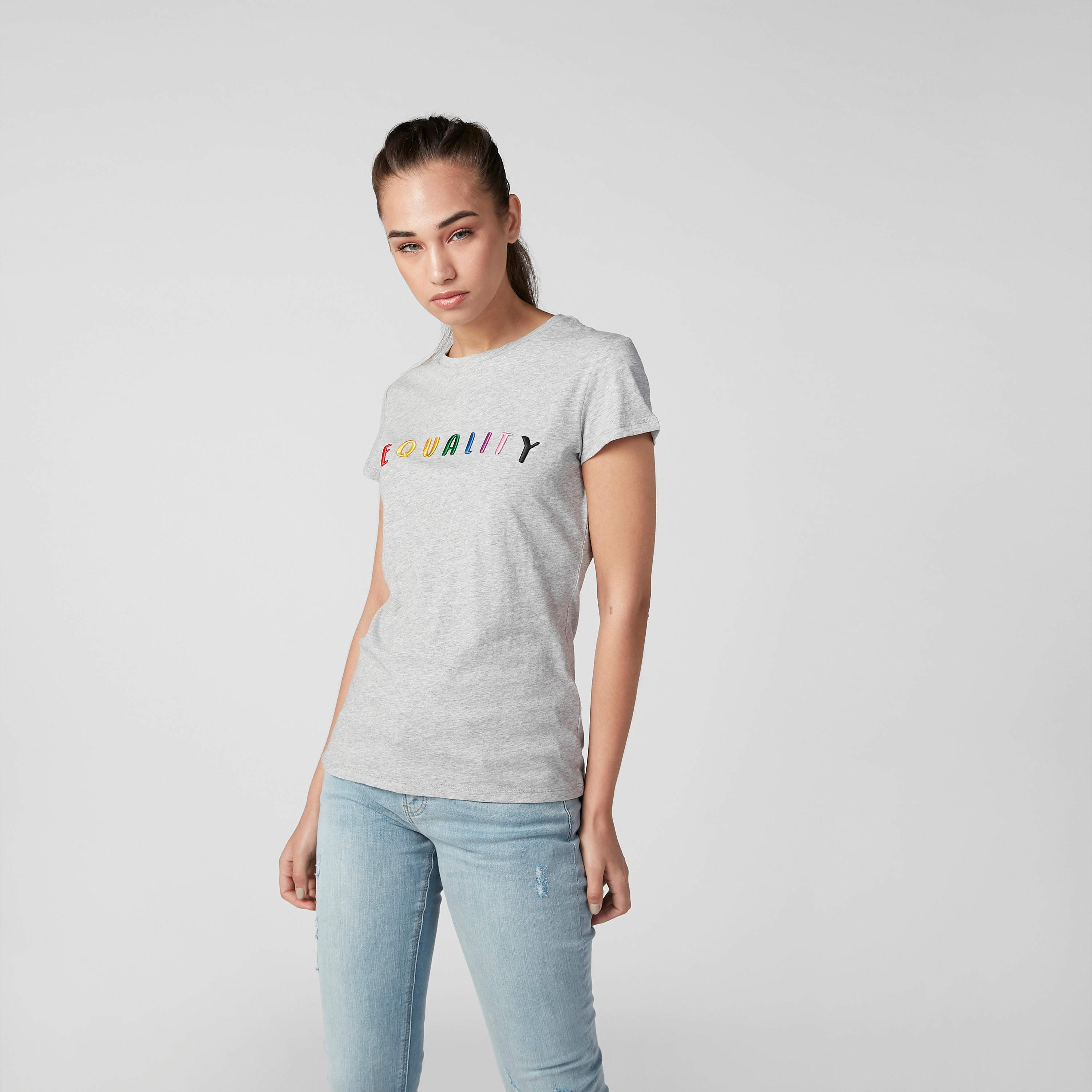 تيشيرت بياقة مستديرة وأكمام قصيرة وطبعات-women-clothing-tshirts-image-4