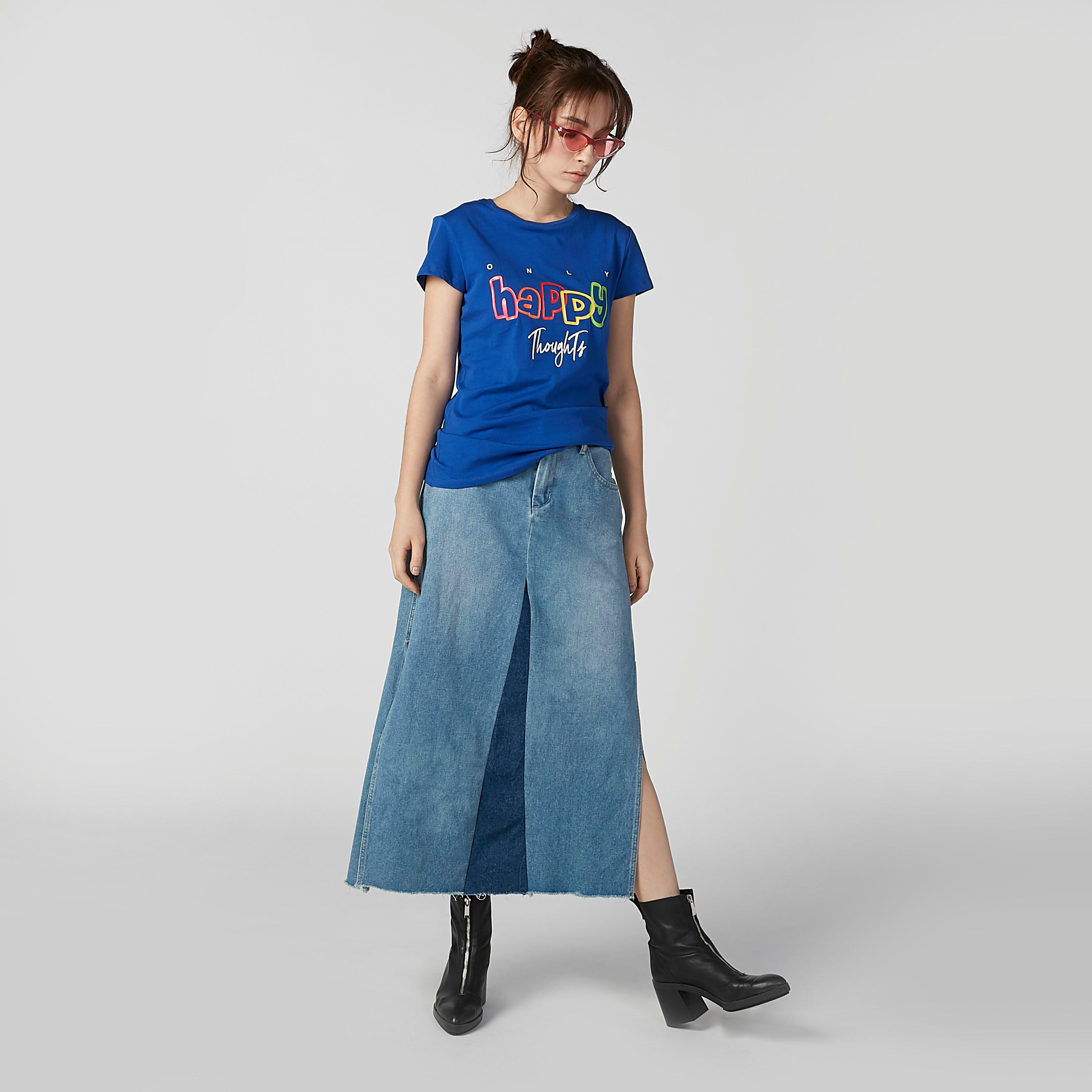 تيشيرت بياقة مستديرة وأكمام قصيرة وطبعات-women-clothing-tshirts-image-4