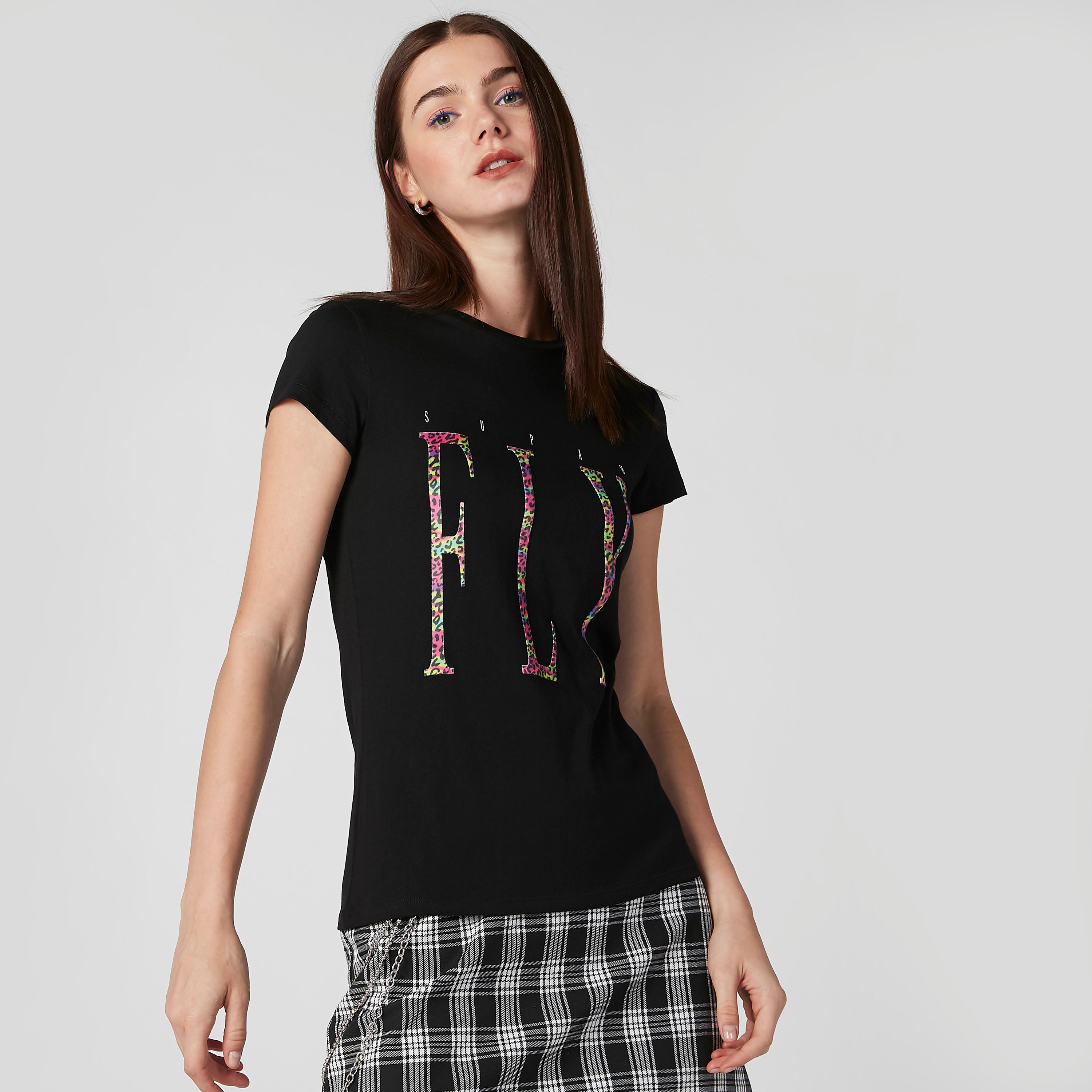 تيشيرت بياقة مستديرة وأكمام كاب وطبعات-women-clothing-tshirts-image-3