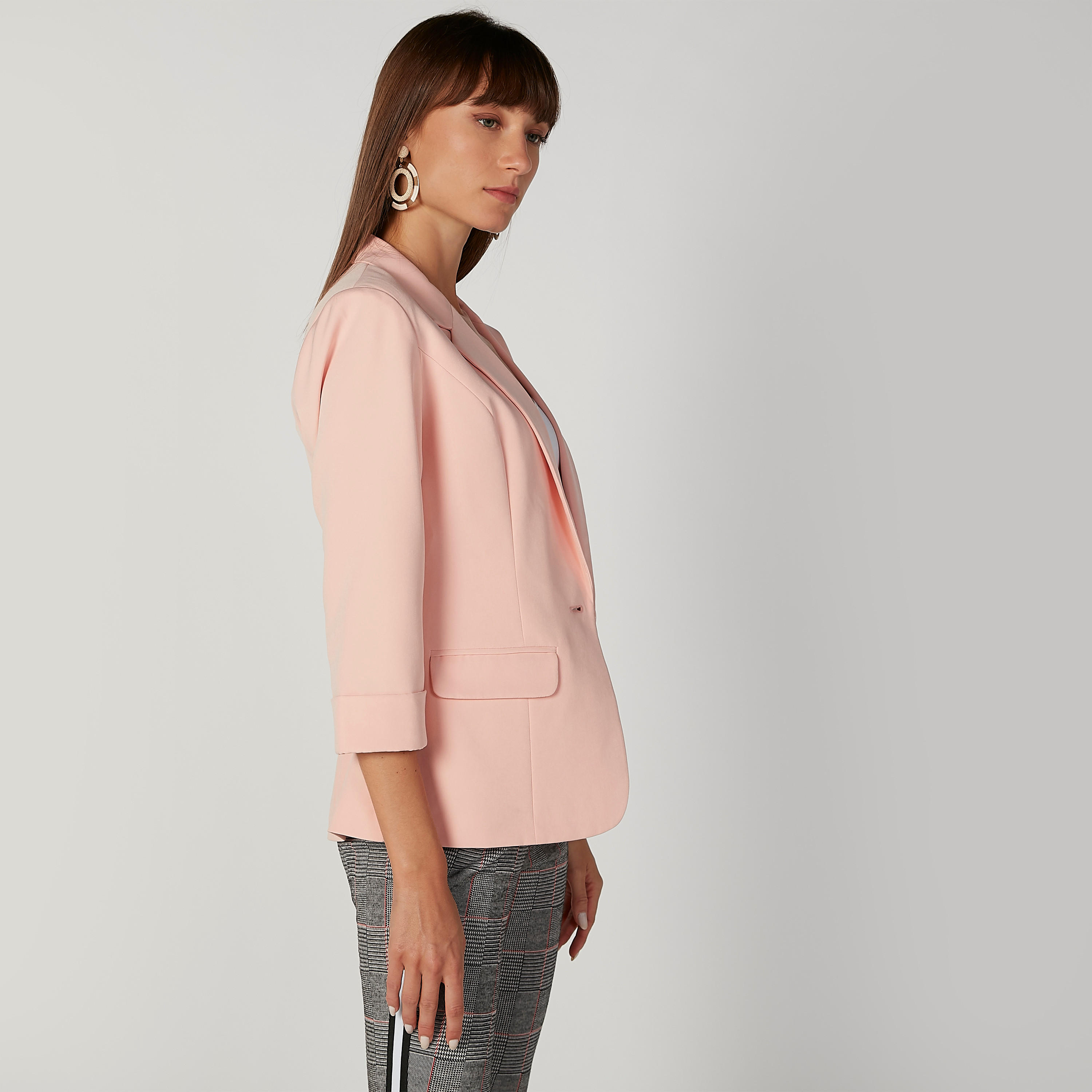 بليزر سادة بياقة طويلة وجيوب بطيّة-women-clothing-coatsandjackets-blazers-image-4