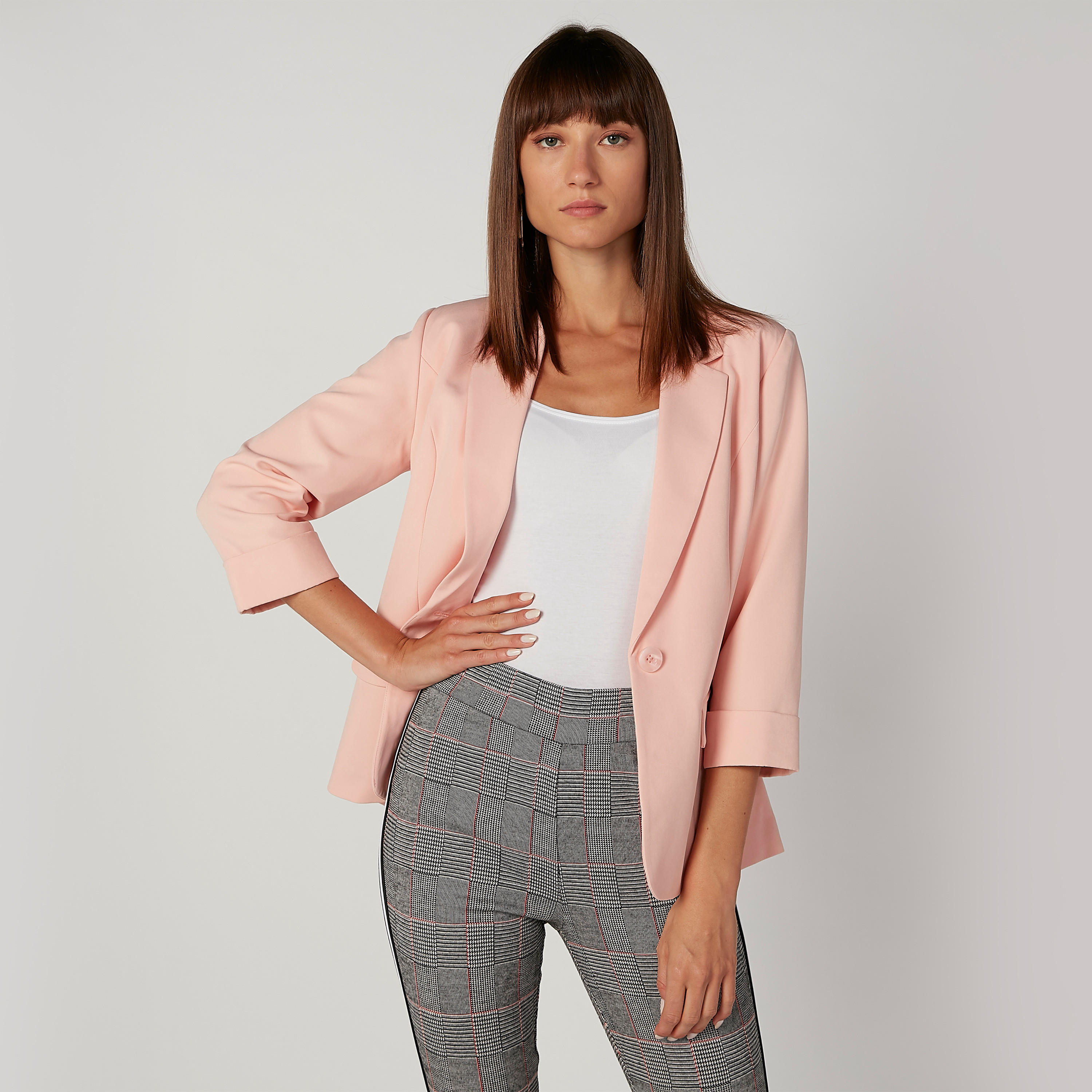 بليزر سادة بياقة طويلة وجيوب بطيّة-women-clothing-coatsandjackets-blazers-image-1