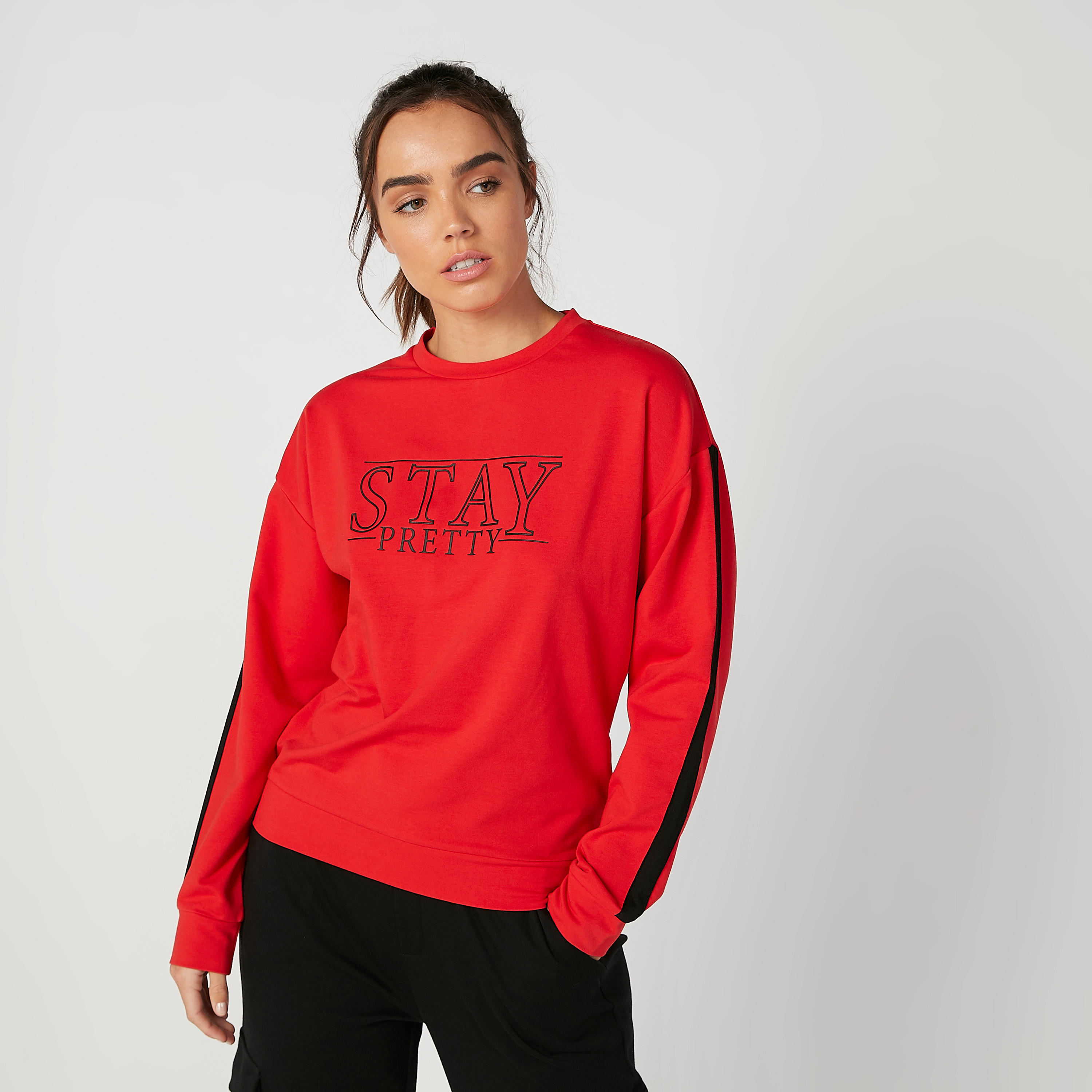 سويت شيرت بياقة مستديرة وأكتاف منسدلة وطبعات-women-winterwear-hoodiesandsweatshirts-sweatshirts-image-1
