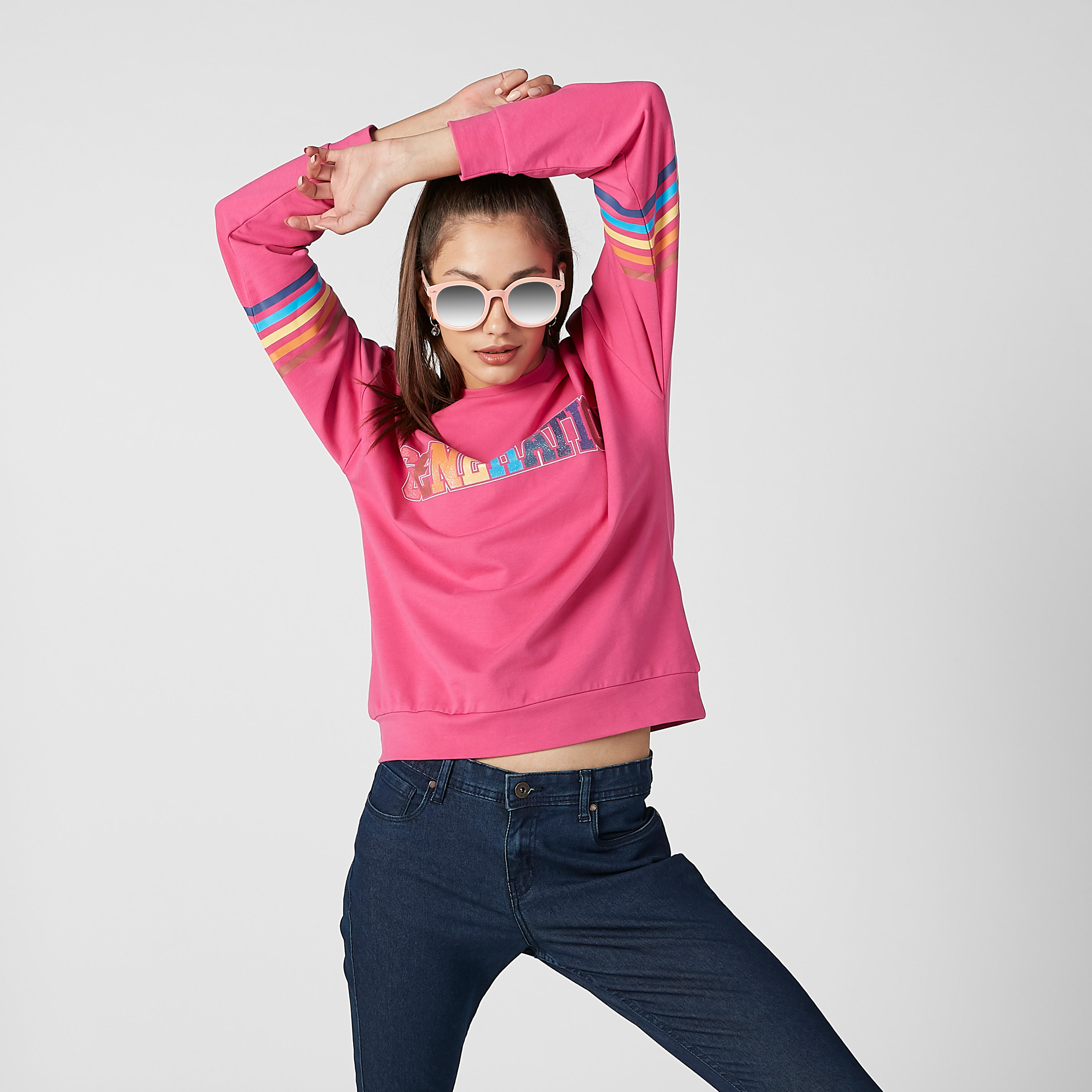 سويت شيرت بياقة مستديرة وأكمام طويلة وطبعات-women-winterwear-hoodiesandsweatshirts-sweatshirts-image-1
