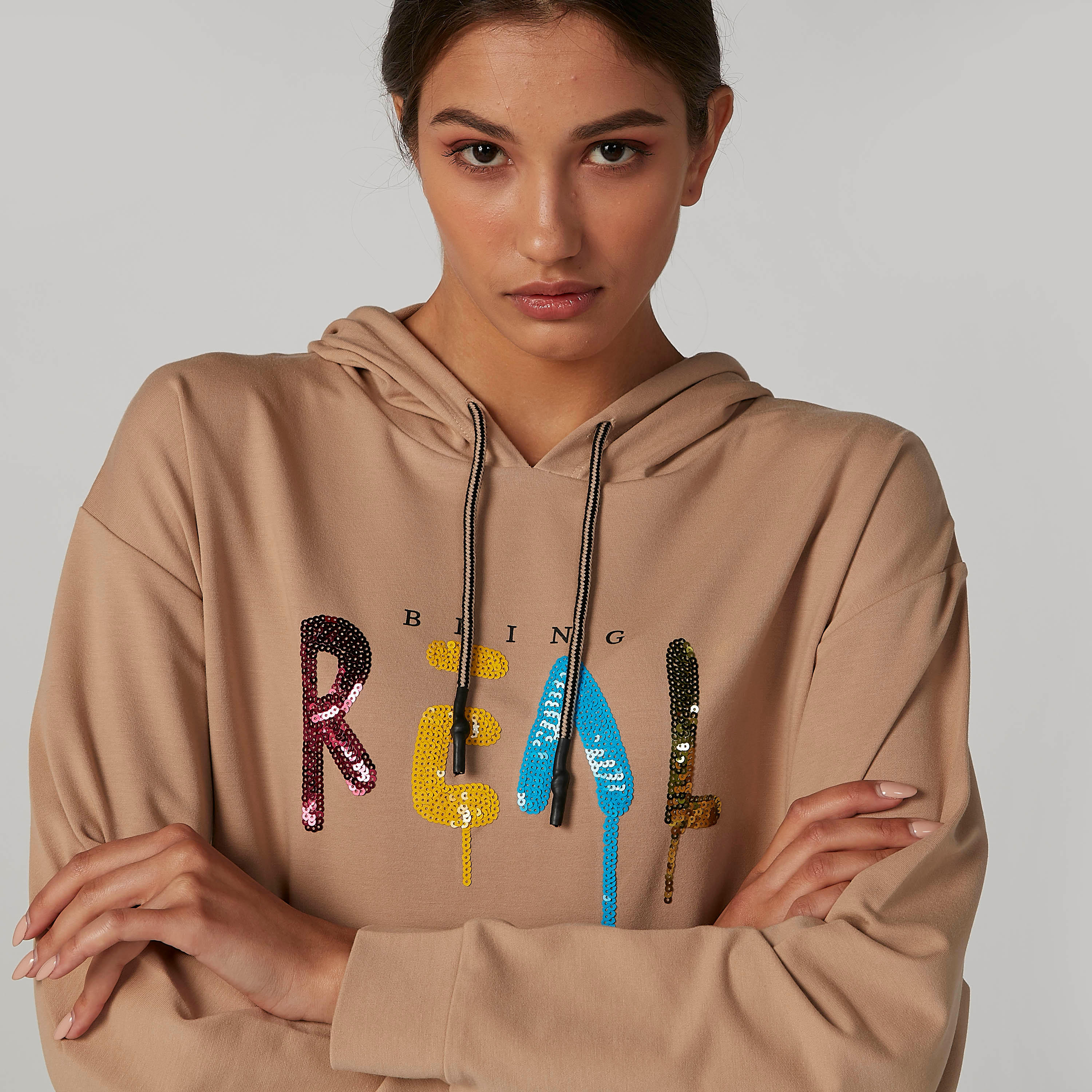 هودي بأكتاف منسدلة وطبعات-women-winterwear-hoodiesandsweatshirts-hoodies-image-1
