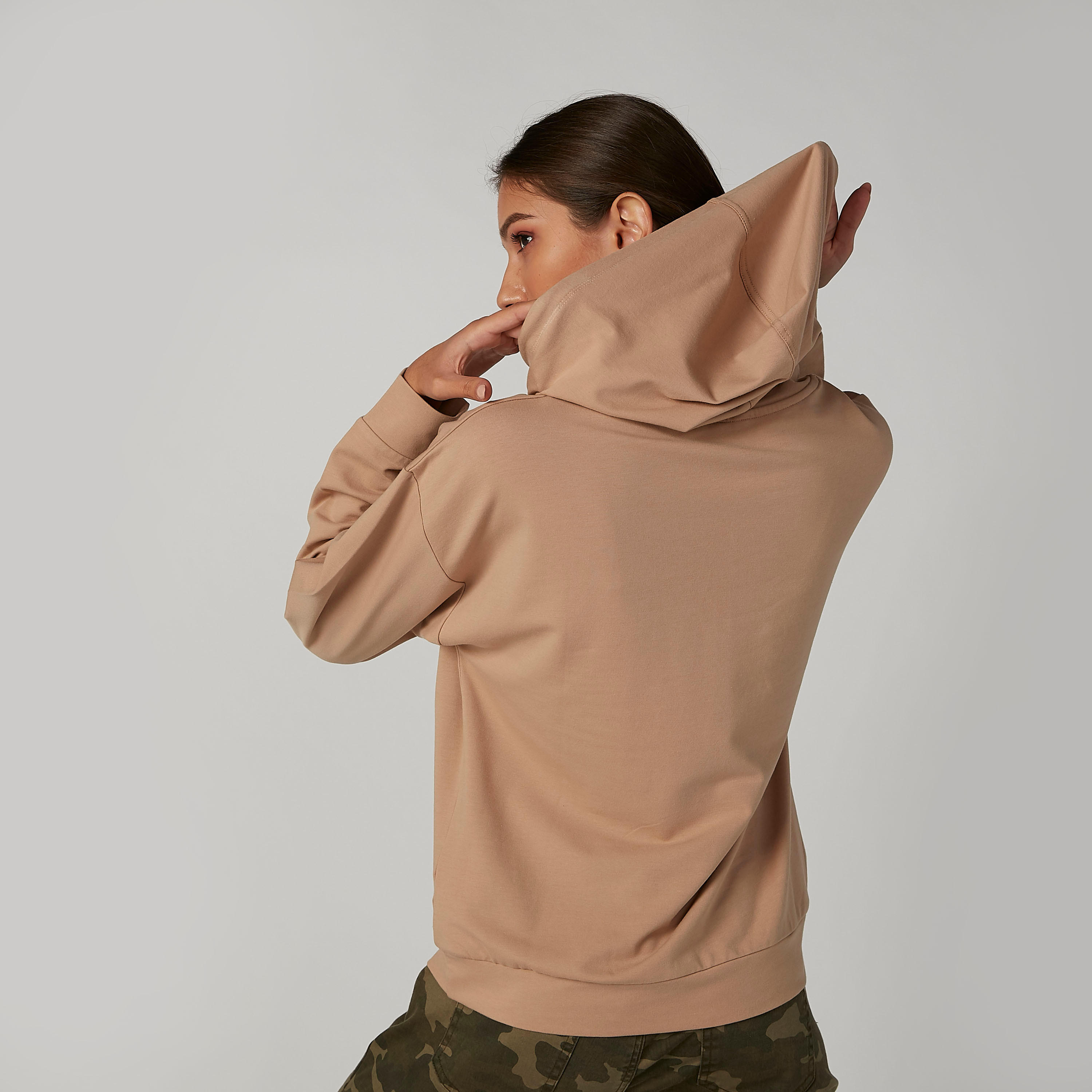 هودي بأكتاف منسدلة وطبعات-women-winterwear-hoodiesandsweatshirts-hoodies-image-2