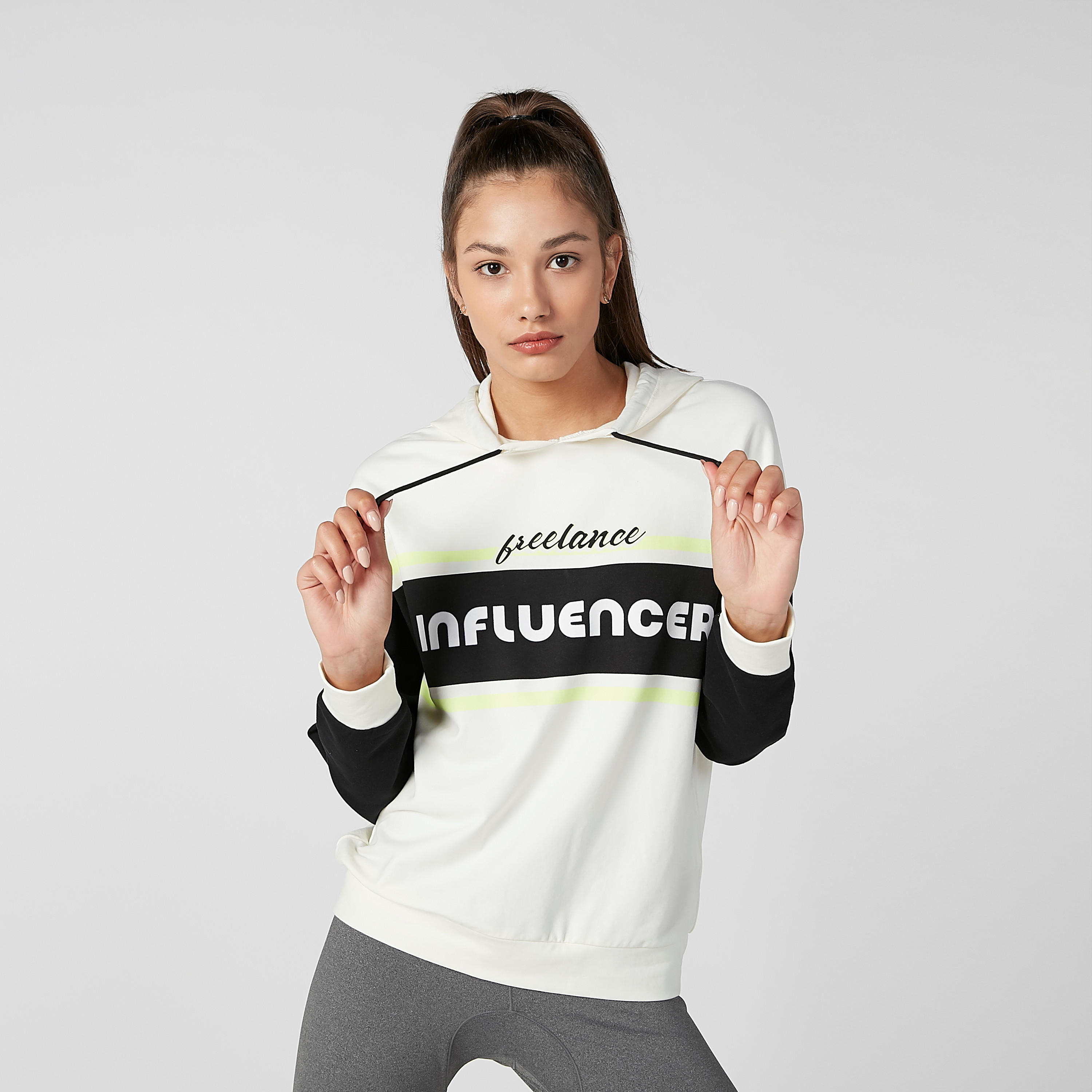 هودي بأكمام طويلة وطبعات-women-winterwear-hoodiesandsweatshirts-hoodies-image-2