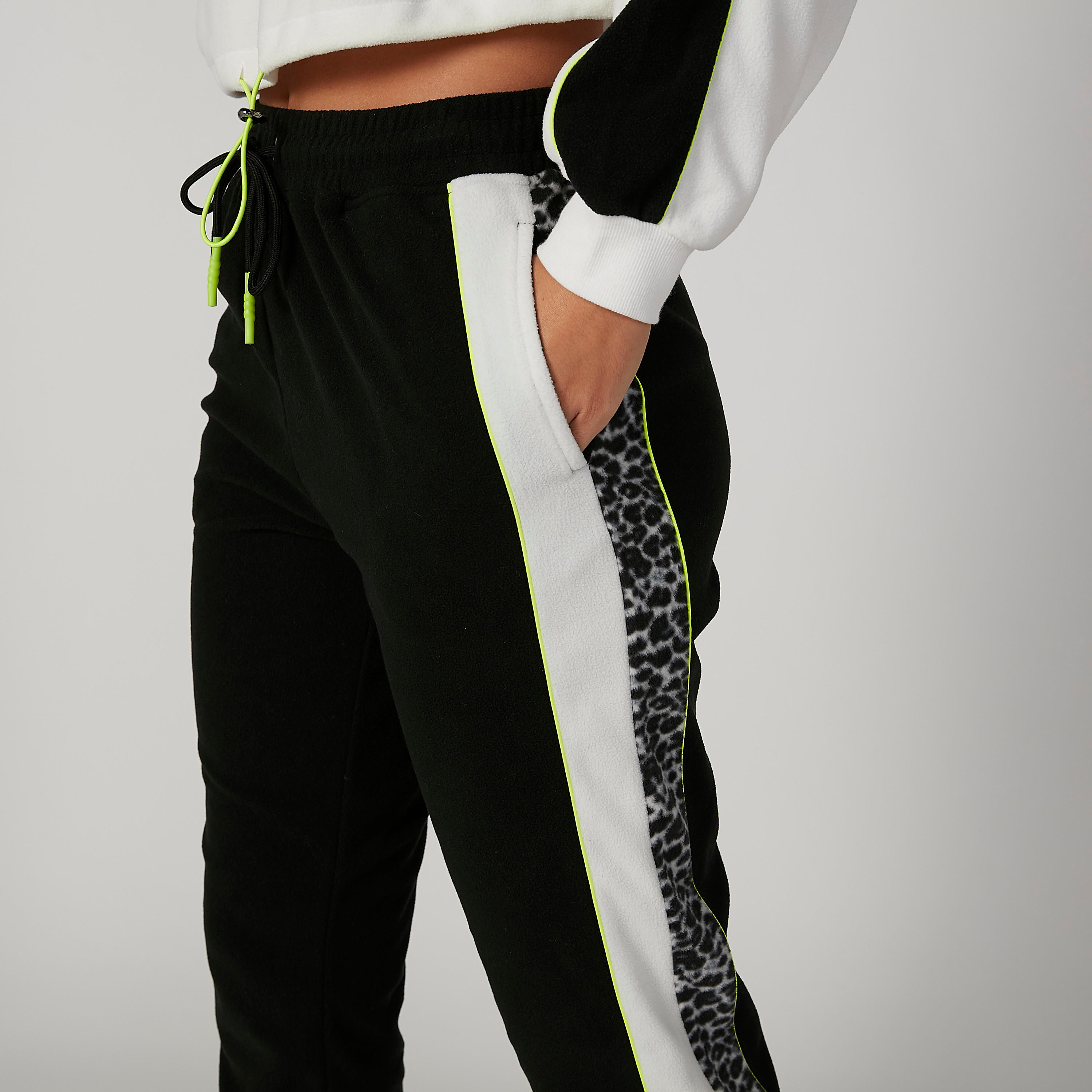 بنطلون رياضي بخصر مطّاطي متوسط الارتفاع وطبعات-women-clothing-bottoms-joggers-image-5