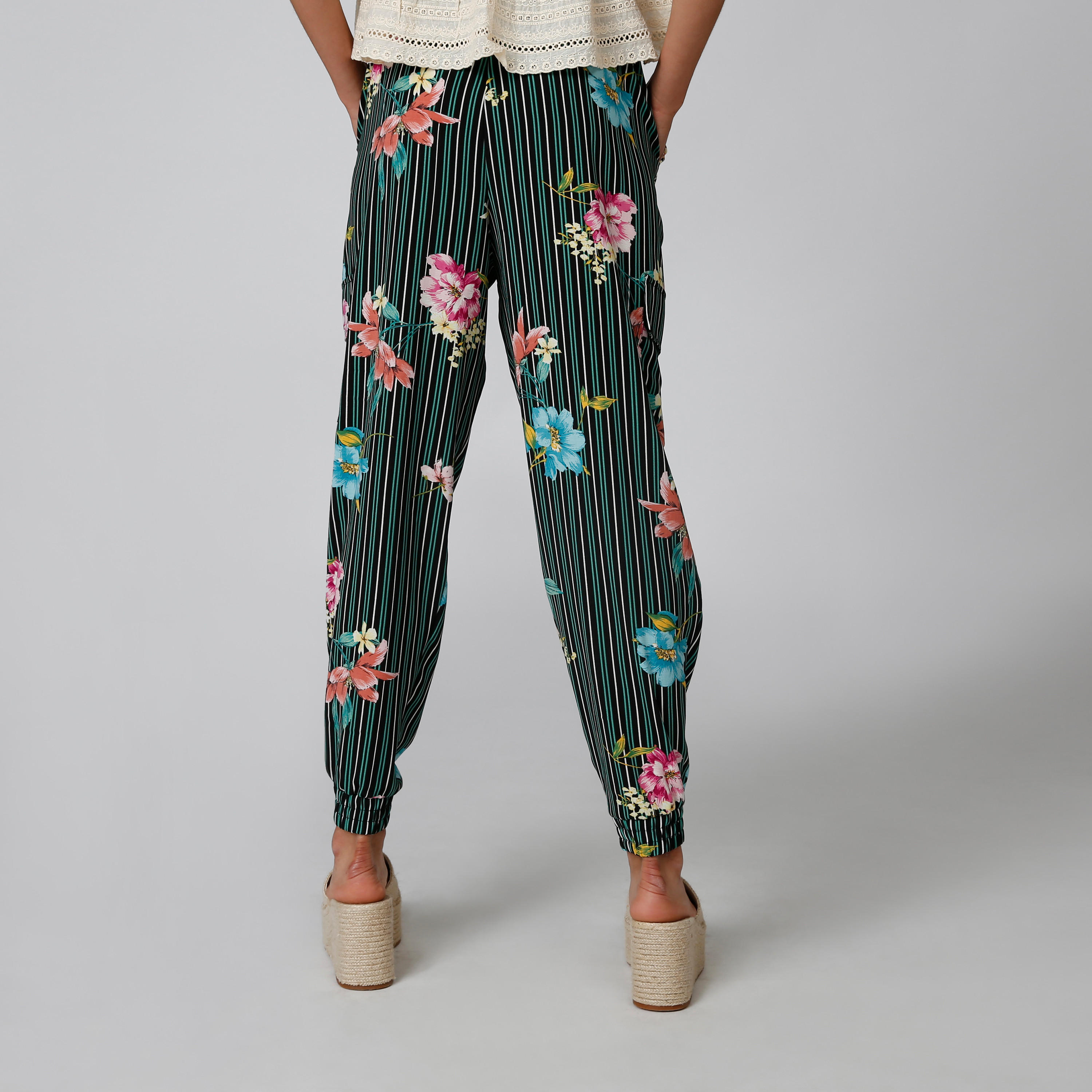 بنطلون بخصر متوسط الارتفاع وجيوب وطبعات زهرية-women-clothing-bottoms-trousers-image-3