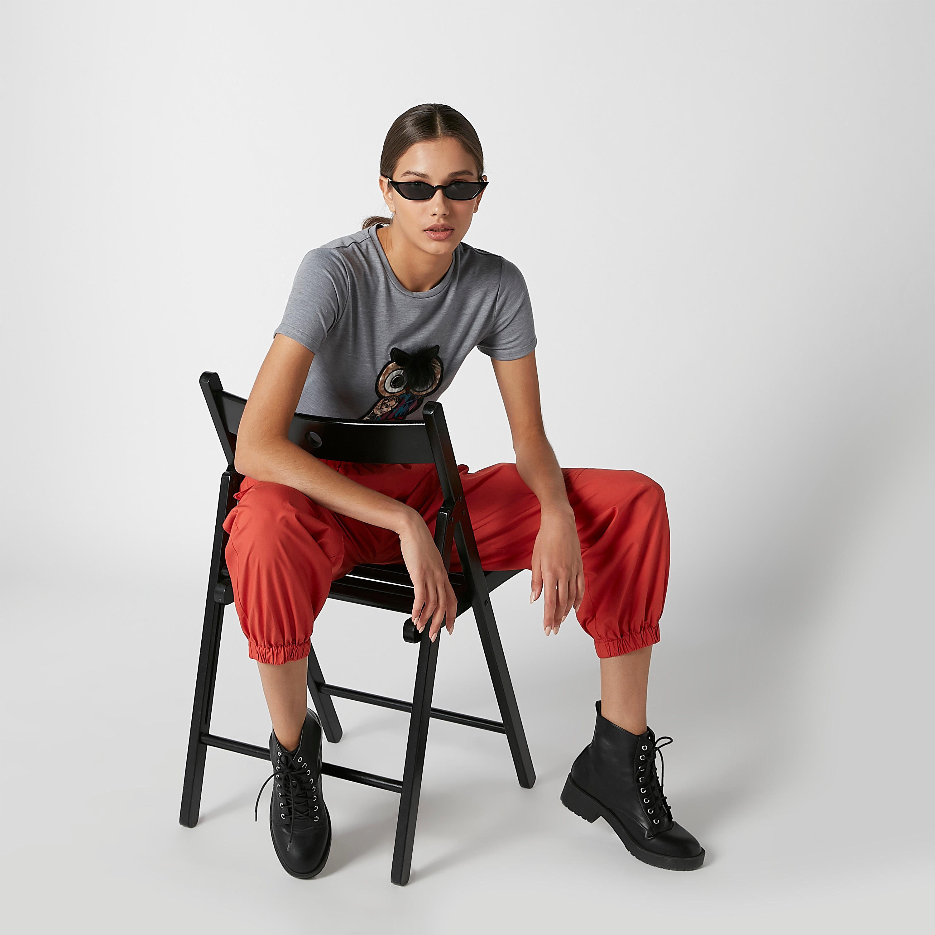 تيشيرت بياقة ضيّقة وأكمام قصيرة وتزيينات-women-clothing-tshirts-image-4