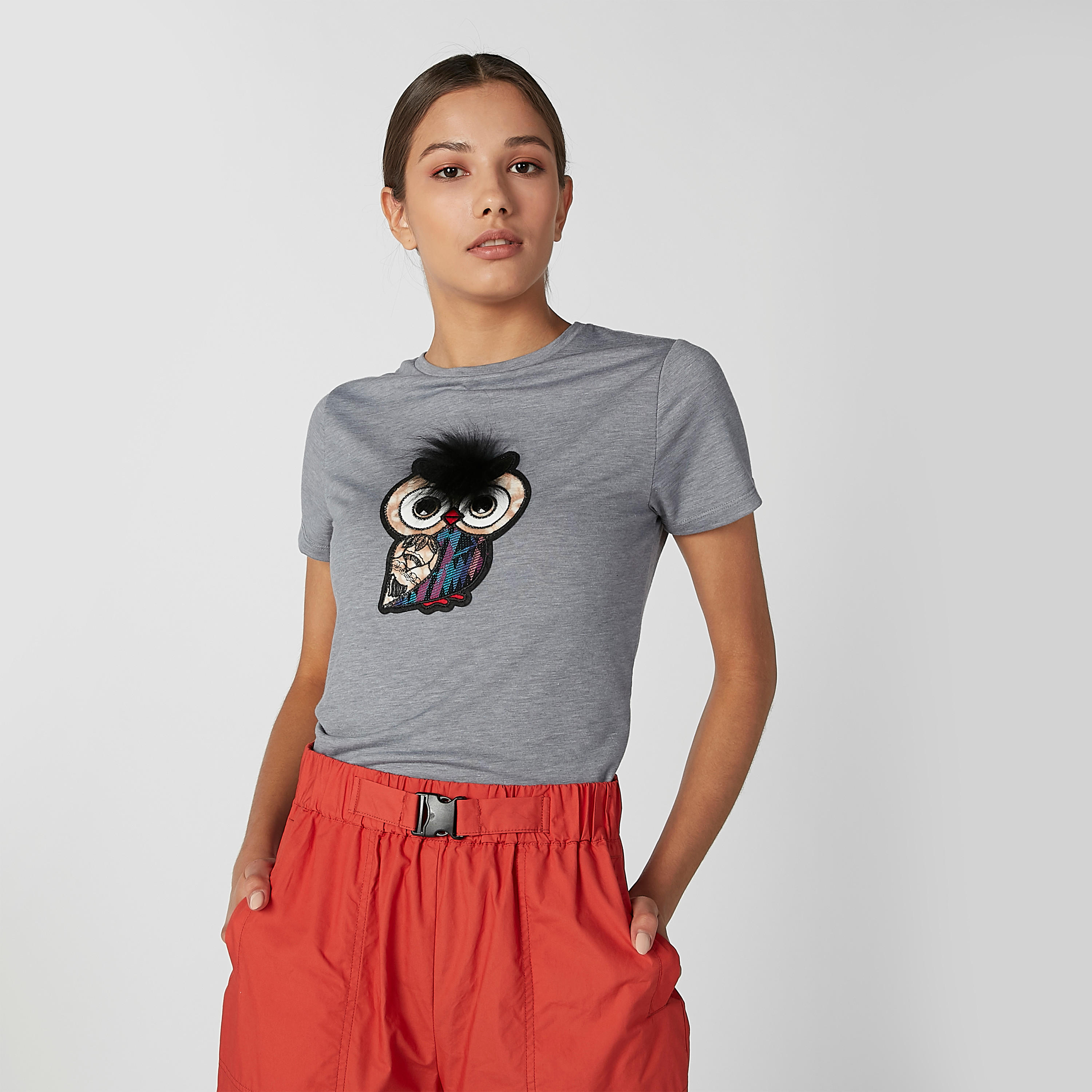 تيشيرت بياقة ضيّقة وأكمام قصيرة وتزيينات-women-clothing-tshirts-image-2