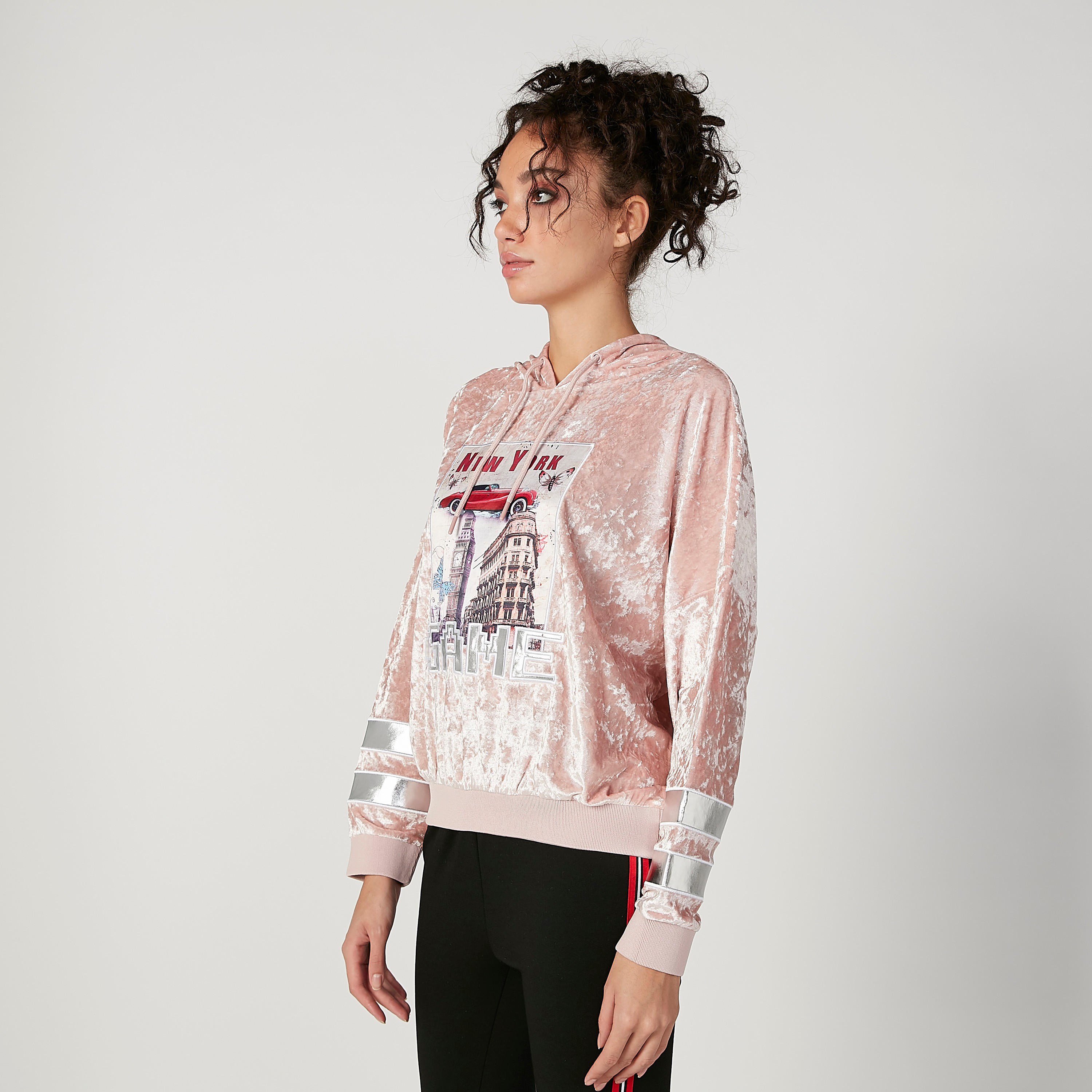 سويت شيرت بارز الملمس بقبعة وأكمام طويلة-women-winterwear-hoodiesandsweatshirts-hoodies-image-2