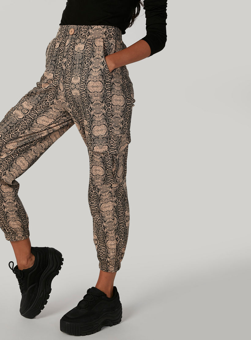 بنطلون واسع بخصر مطاطي وجيوب وطبعات حيوانات-women-clothing-bottoms-trousers-image-3