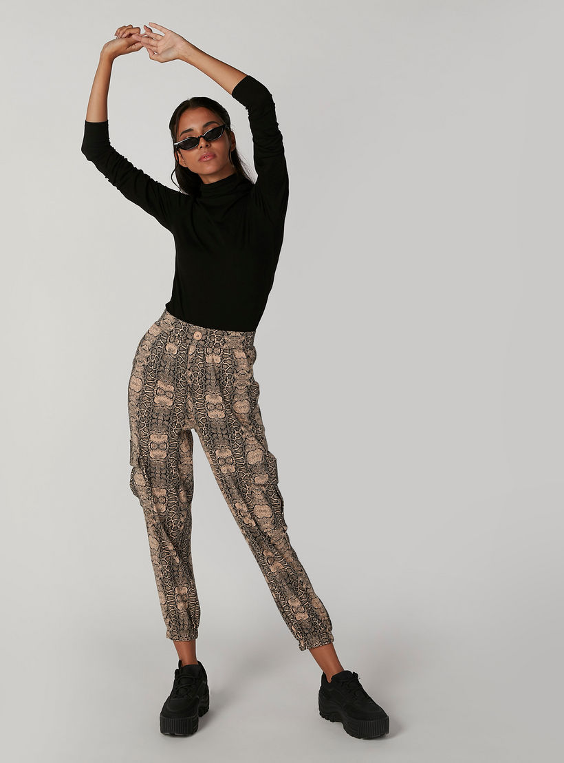 بنطلون واسع بخصر مطاطي وجيوب وطبعات حيوانات-women-clothing-bottoms-trousers-image-4