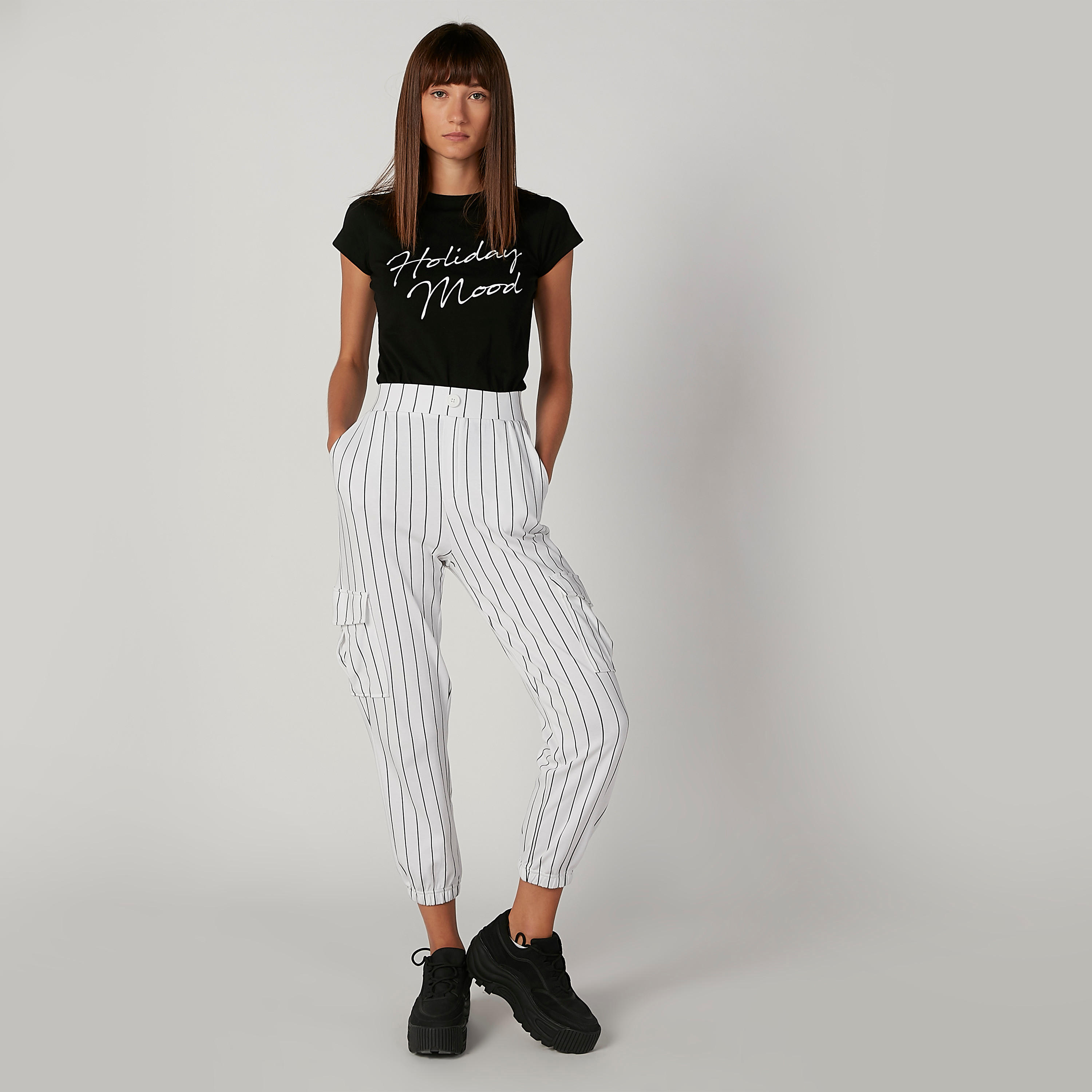 بنطلون رياضي مقلّم بخصر مرتفع وجيوب-women-clothing-bottoms-joggers-image-2