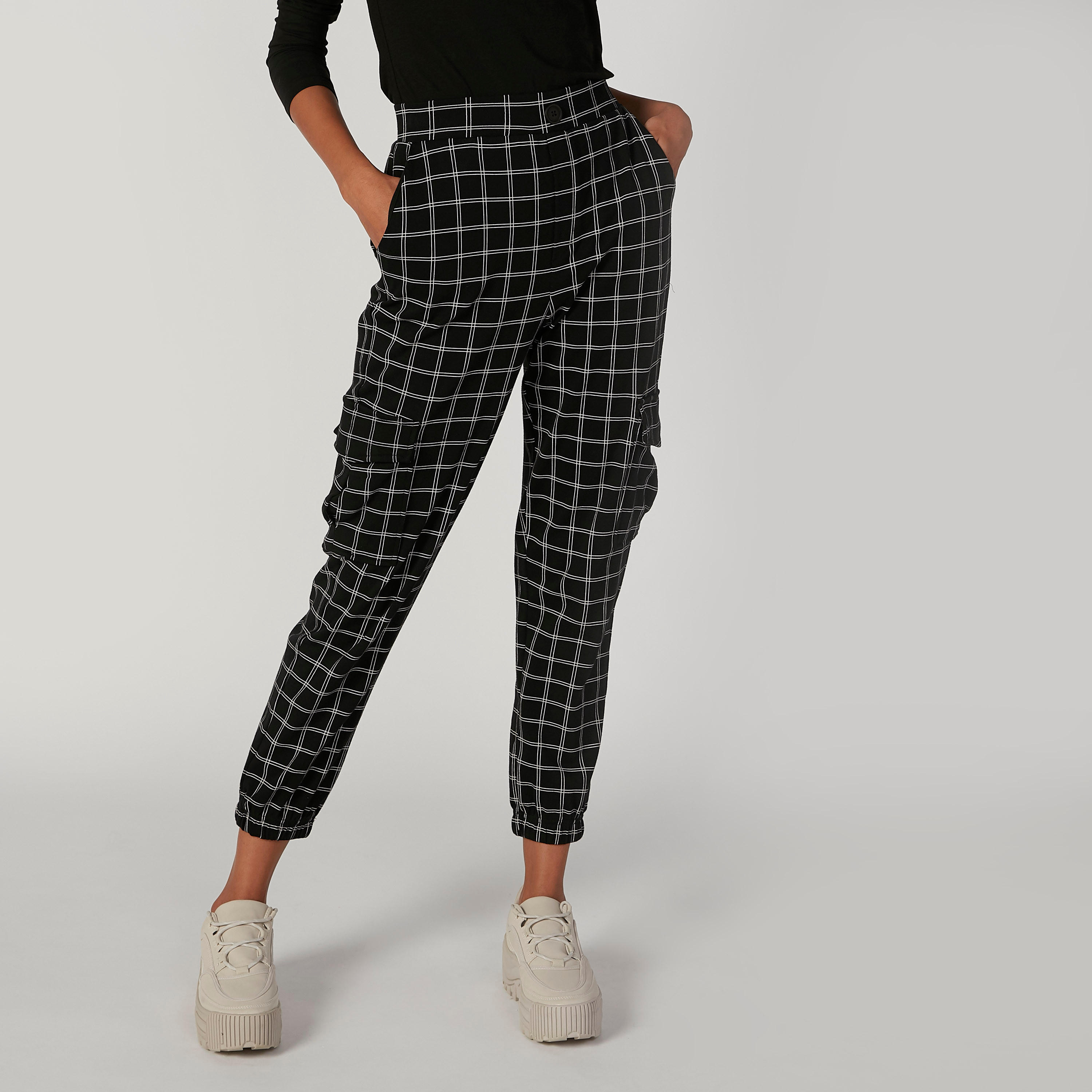 بنطلون كاروهات بأساور وخصر مطاطي وجيوب-women-clothing-bottoms-trousers-image-1