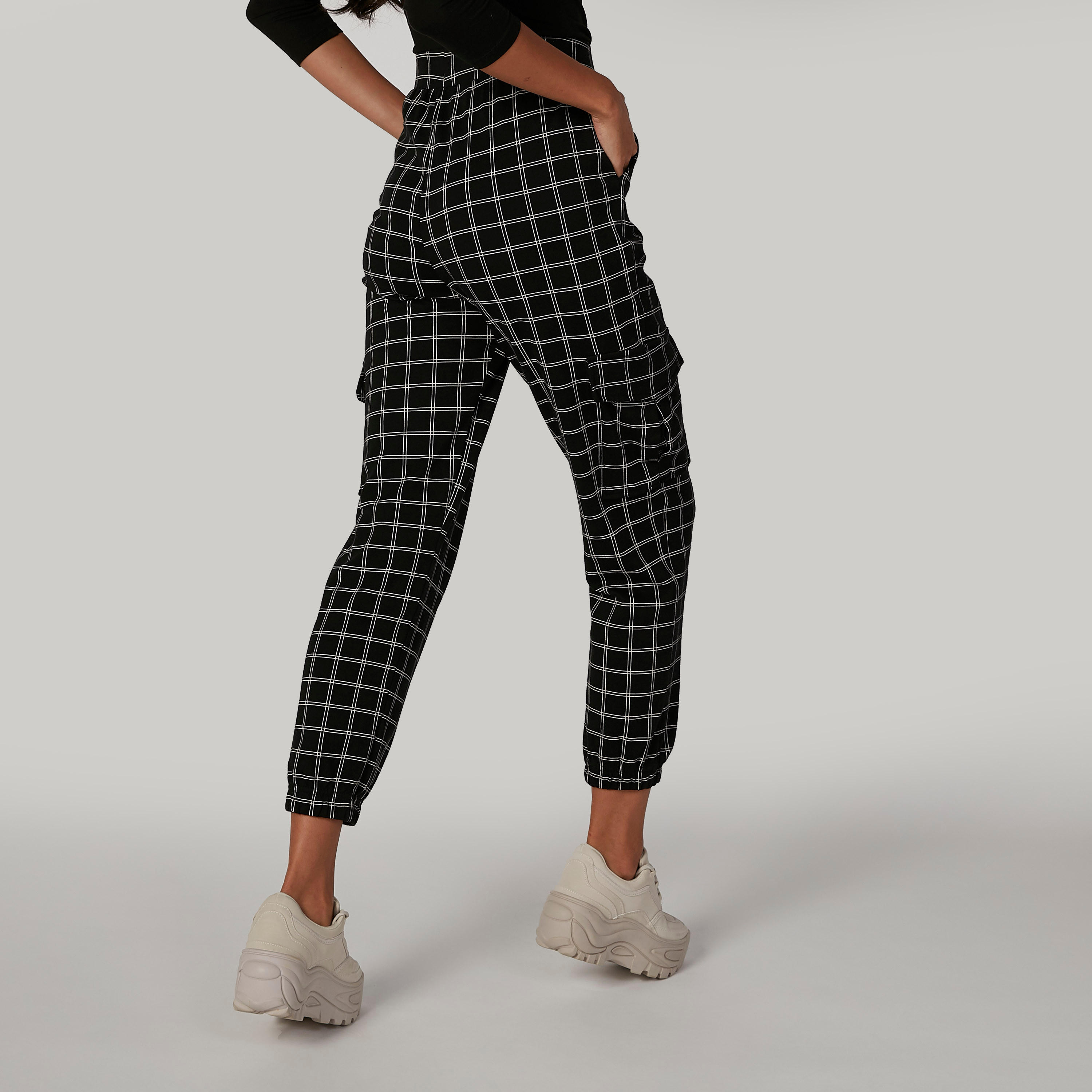 بنطلون كاروهات بأساور وخصر مطاطي وجيوب-women-clothing-bottoms-trousers-image-2