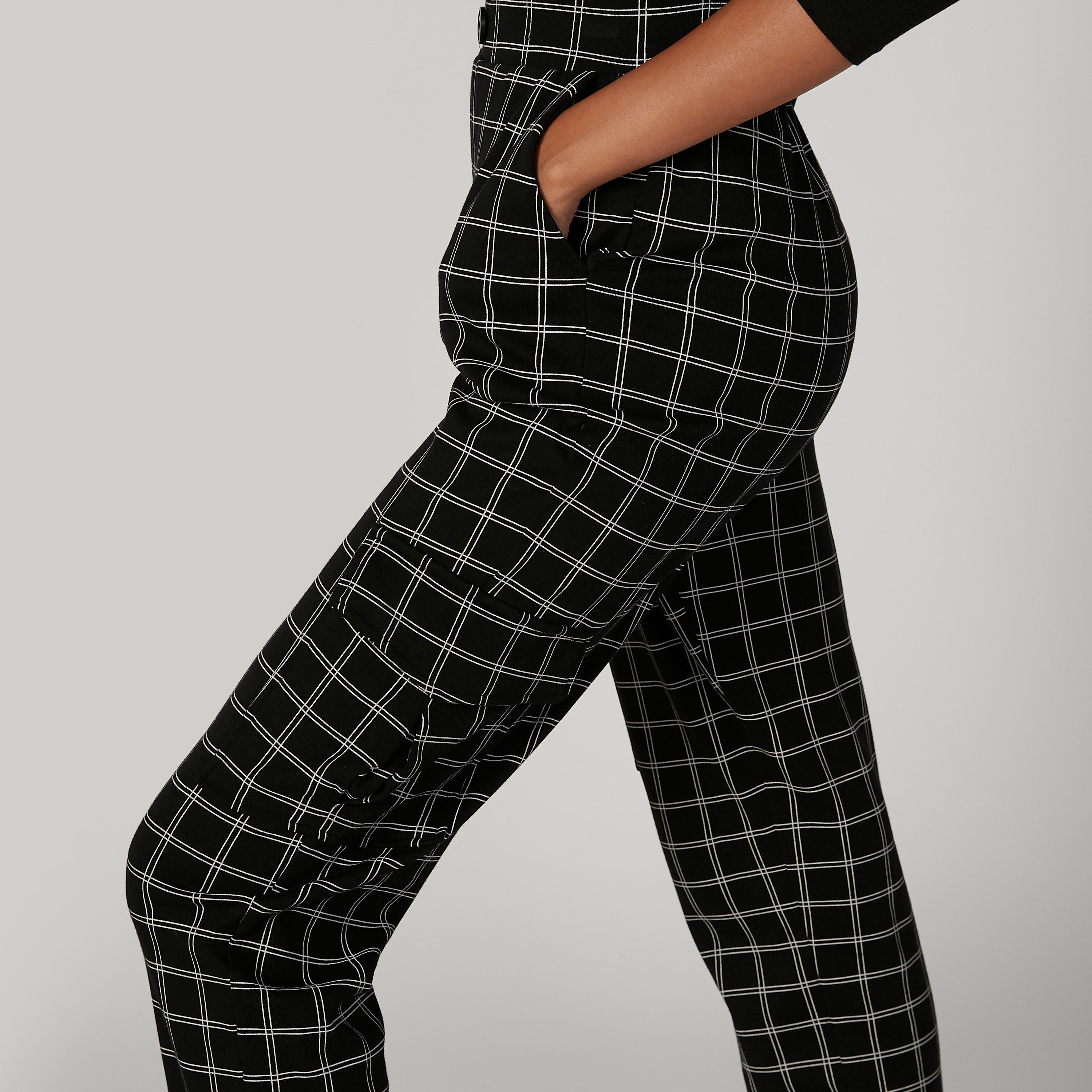 بنطلون كاروهات بأساور وخصر مطاطي وجيوب-women-clothing-bottoms-trousers-image-5