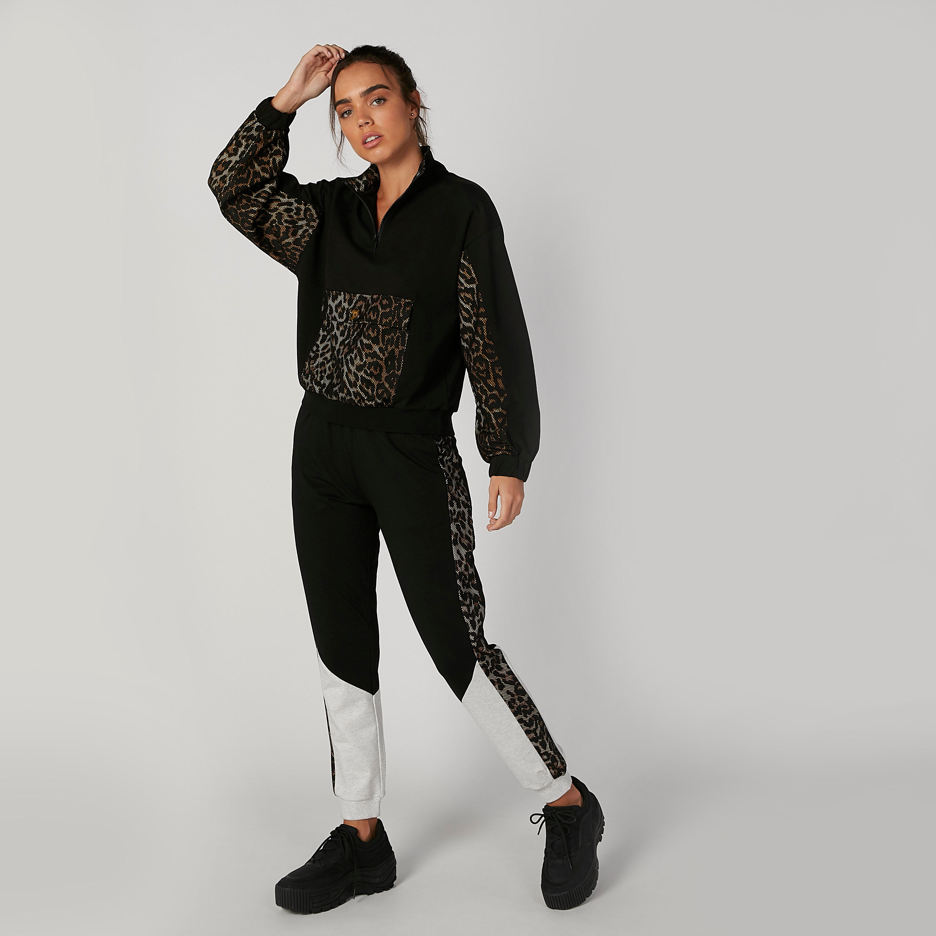 بنطلون رياضي بخصر متوسط الارتفاع وطبعات حيوانات-women-clothing-bottoms-joggers-image-3
