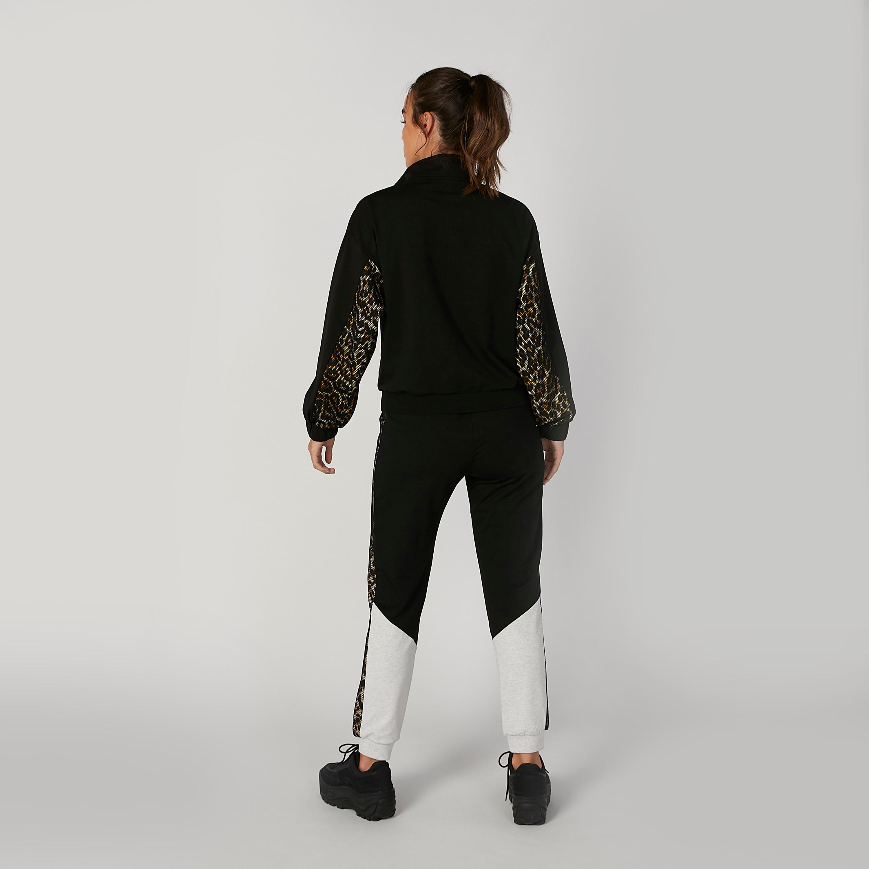 بنطلون رياضي بخصر متوسط الارتفاع وطبعات حيوانات-women-clothing-bottoms-joggers-image-1