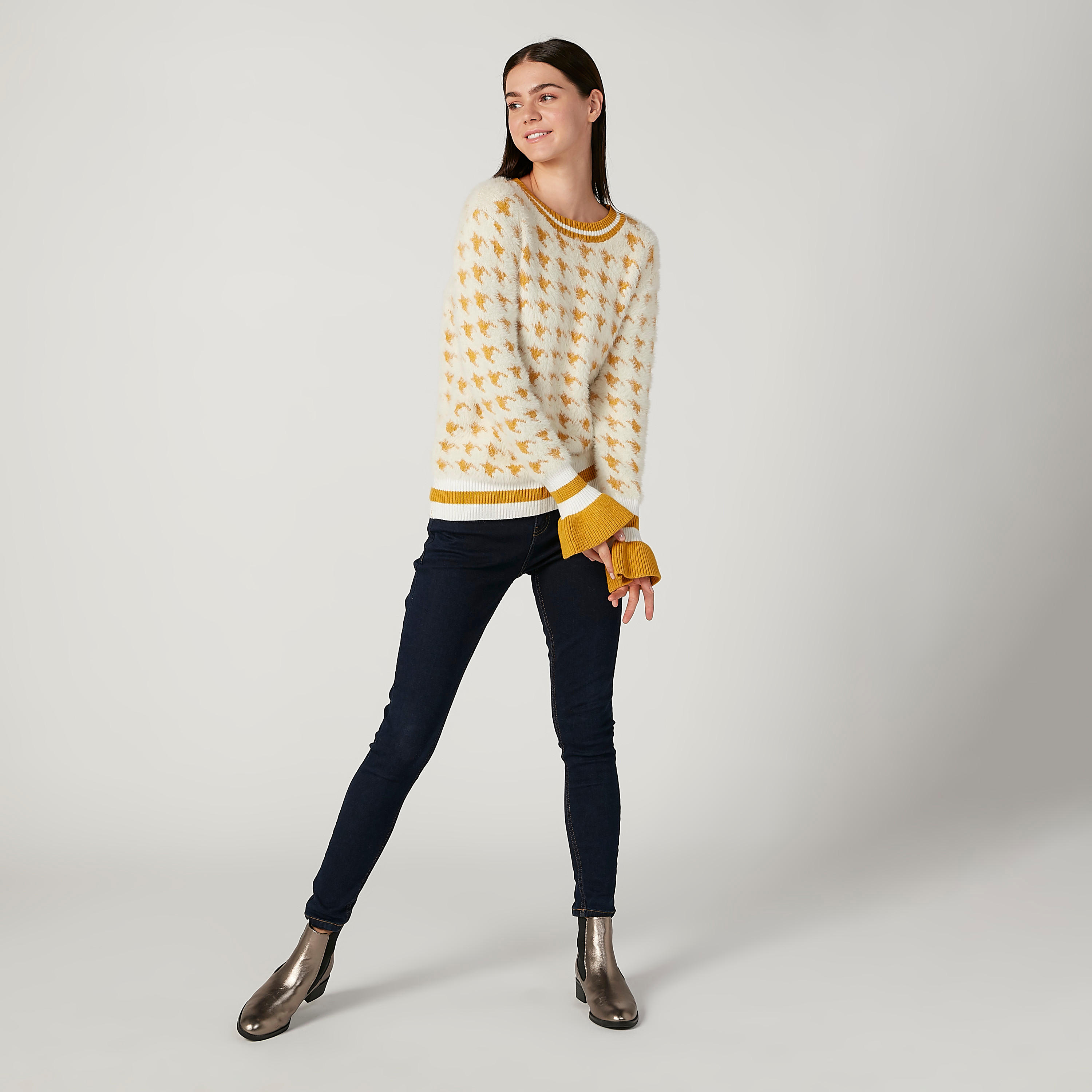 كنزة بياقة مستديرة وأكمام طويلة بنهاية واسعة-women-clothing-cardigansandjumpers-jumpers-image-2
