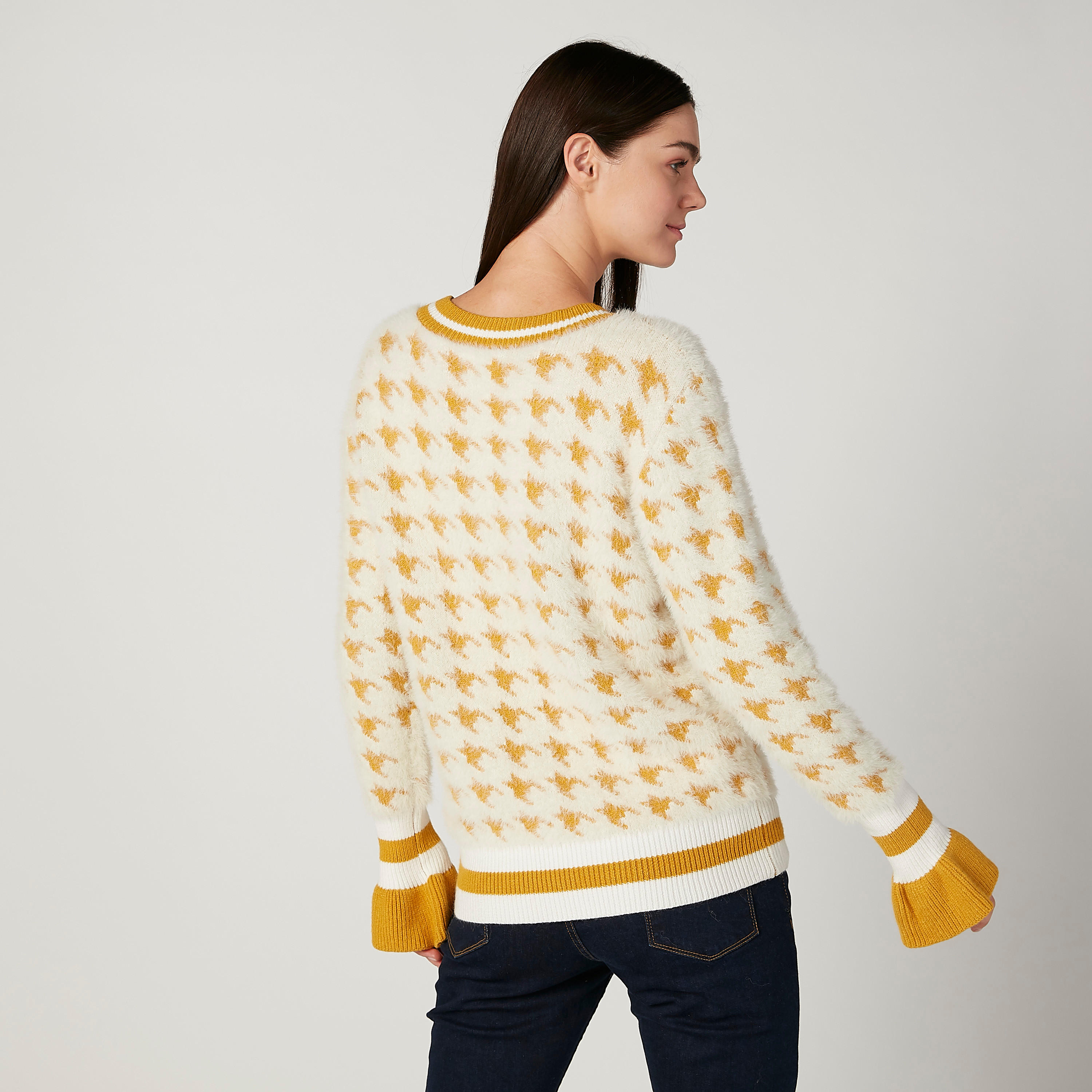 كنزة بياقة مستديرة وأكمام طويلة بنهاية واسعة-women-clothing-cardigansandjumpers-jumpers-image-4