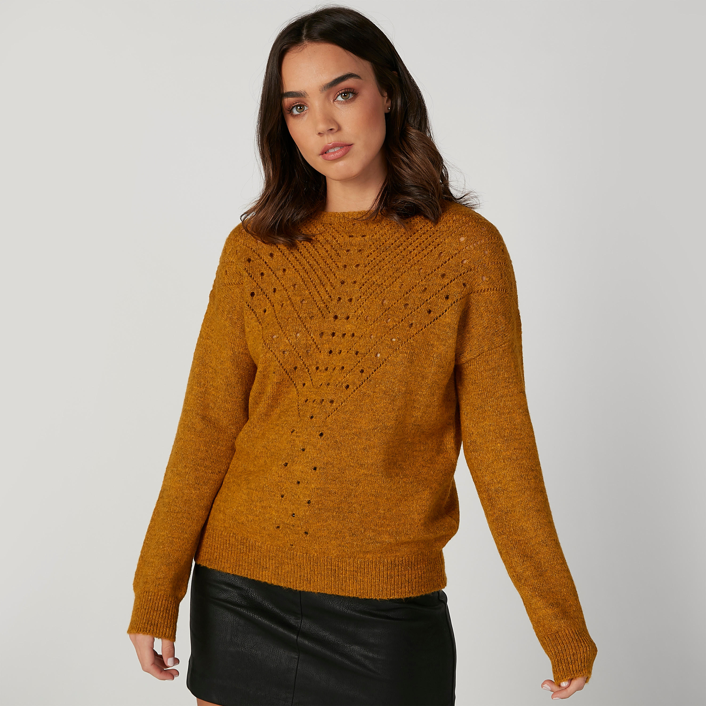 كنزة بارزة الملمس بياقة مستديرة وأكمام طويلة-women-clothing-cardigansandjumpers-jumpers-image-1