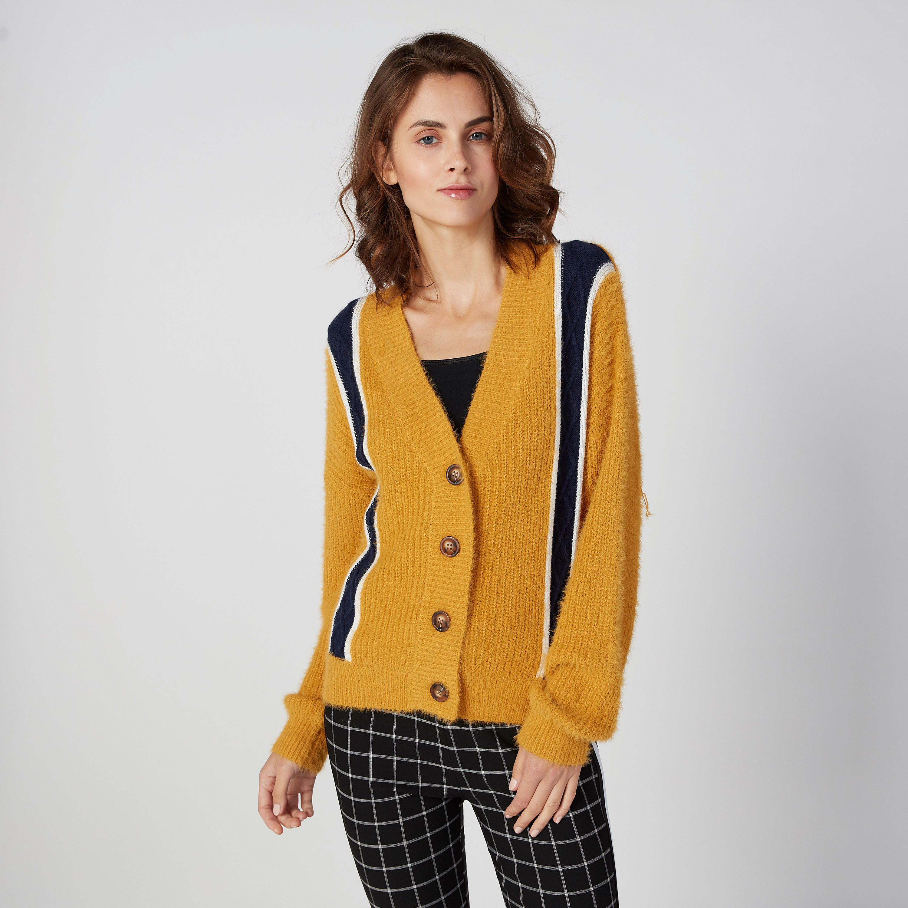 كارديجان بارز الملمس بياقة V وأكمام طويلة-women-winterwear-cardigansandjumpers-cardigans-image-1