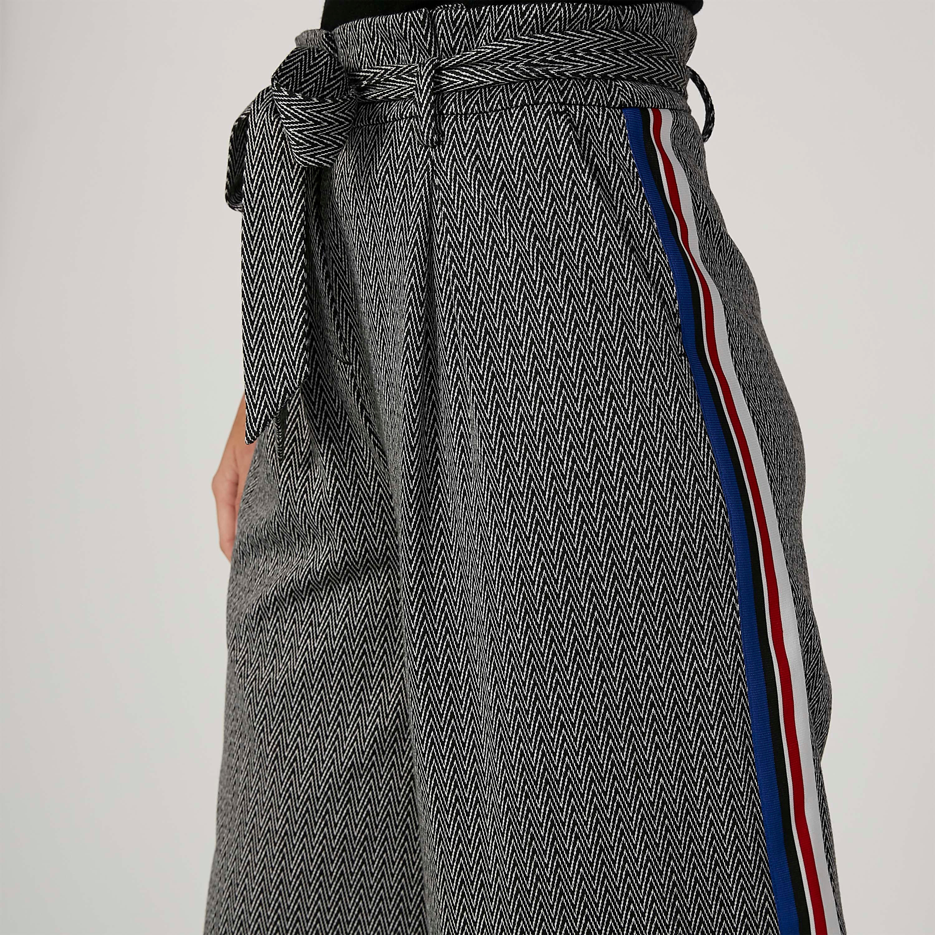 بنطلون واسع الساقين بجيوب وشريطة وطبعات-women-clothing-bottoms-trousers-image-2