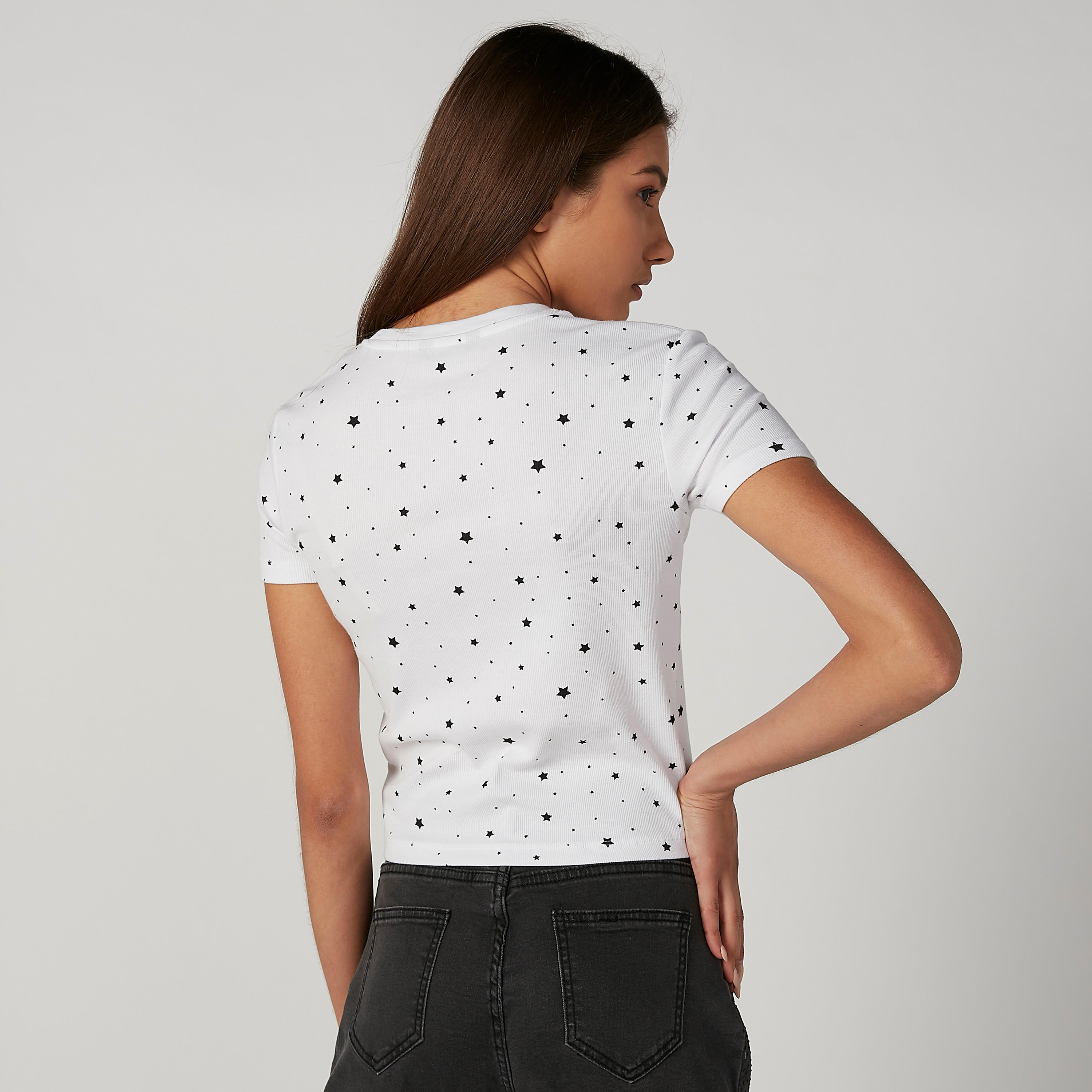 بلوزة قصيرة سليم بياقة V وأكمام قصيرة وطبعات-women-clothing-tshirts-image-2