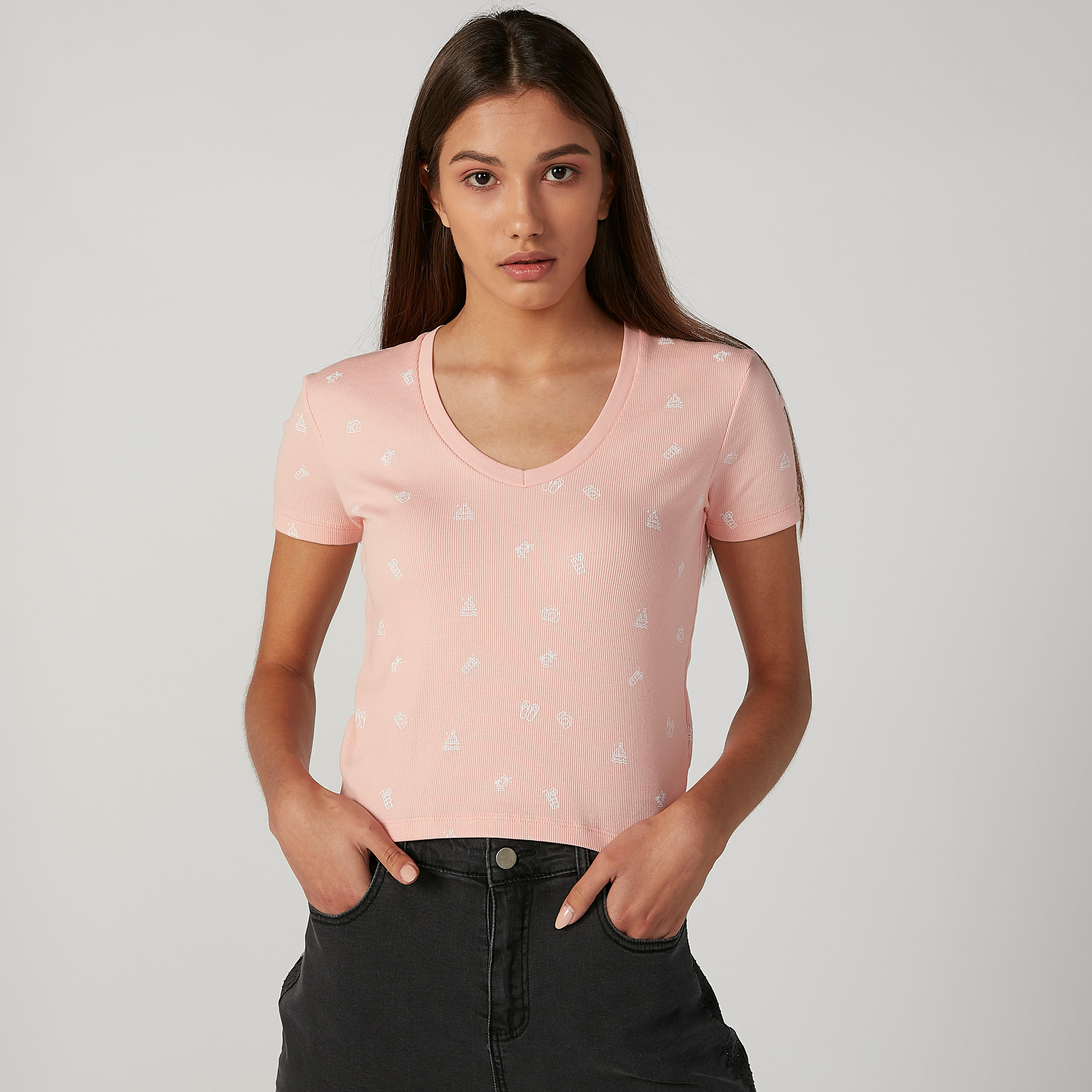 تيشيرت قصير سليم بياقة V وأكمام قصيرة وطبعات-women-clothing-tshirts-image-1