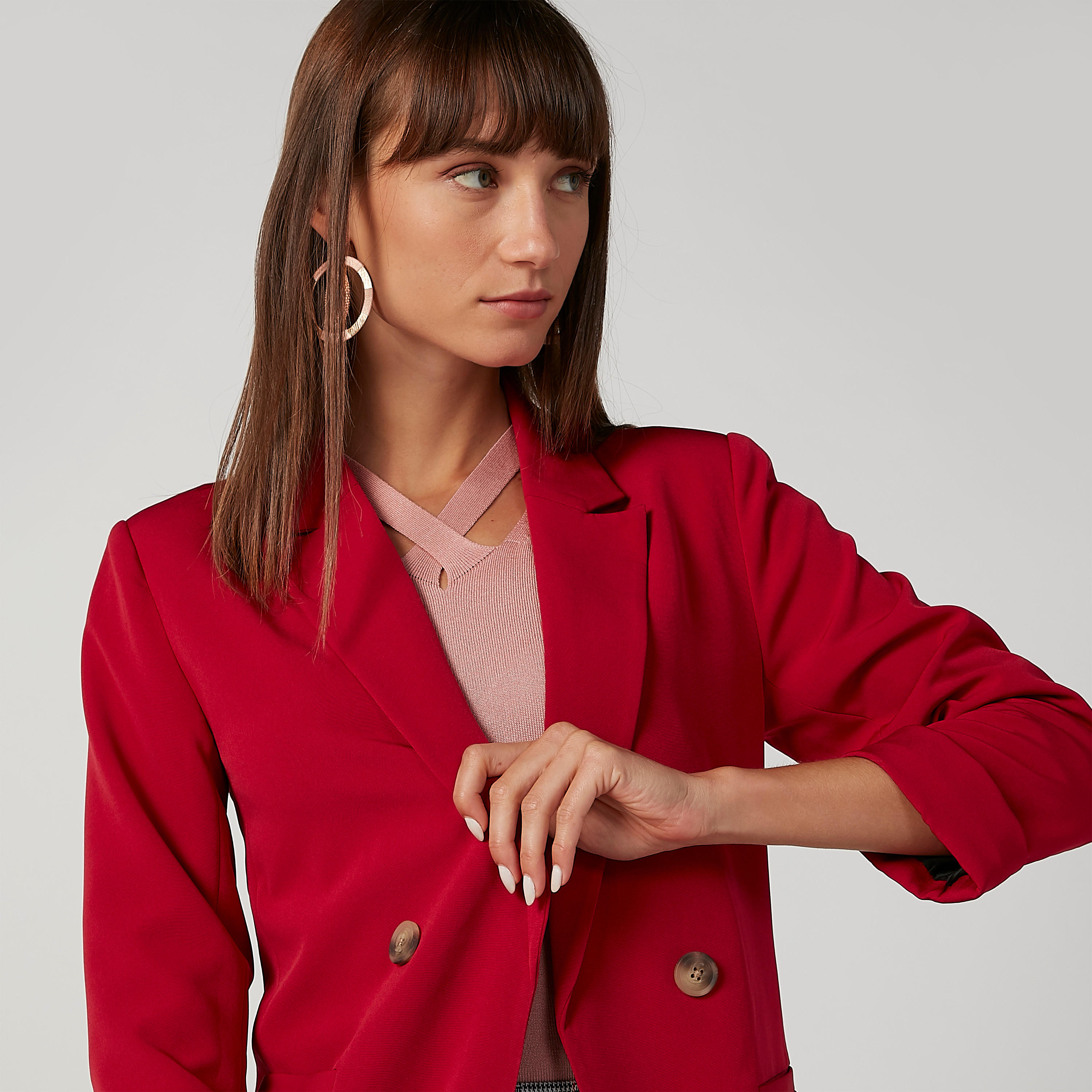 بليزر سادة بياقة طويلة وجيوب داخلية-women-clothing-coatsandjackets-blazers-image-5