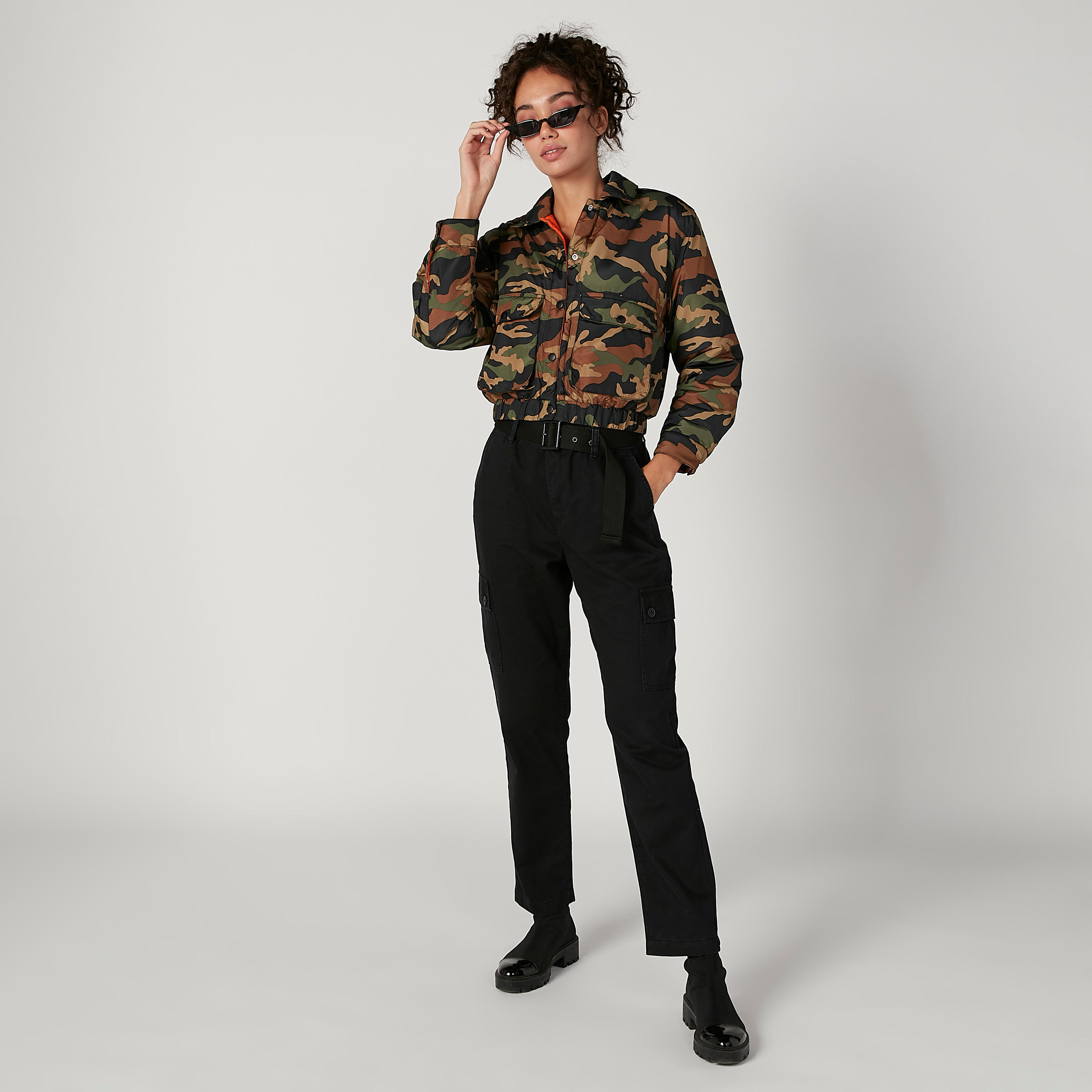 بنطلون كارجو بخصر متوسط الارتفاع وجيوب وحلقات للحزام-women-clothing-bottoms-trousers-image-2