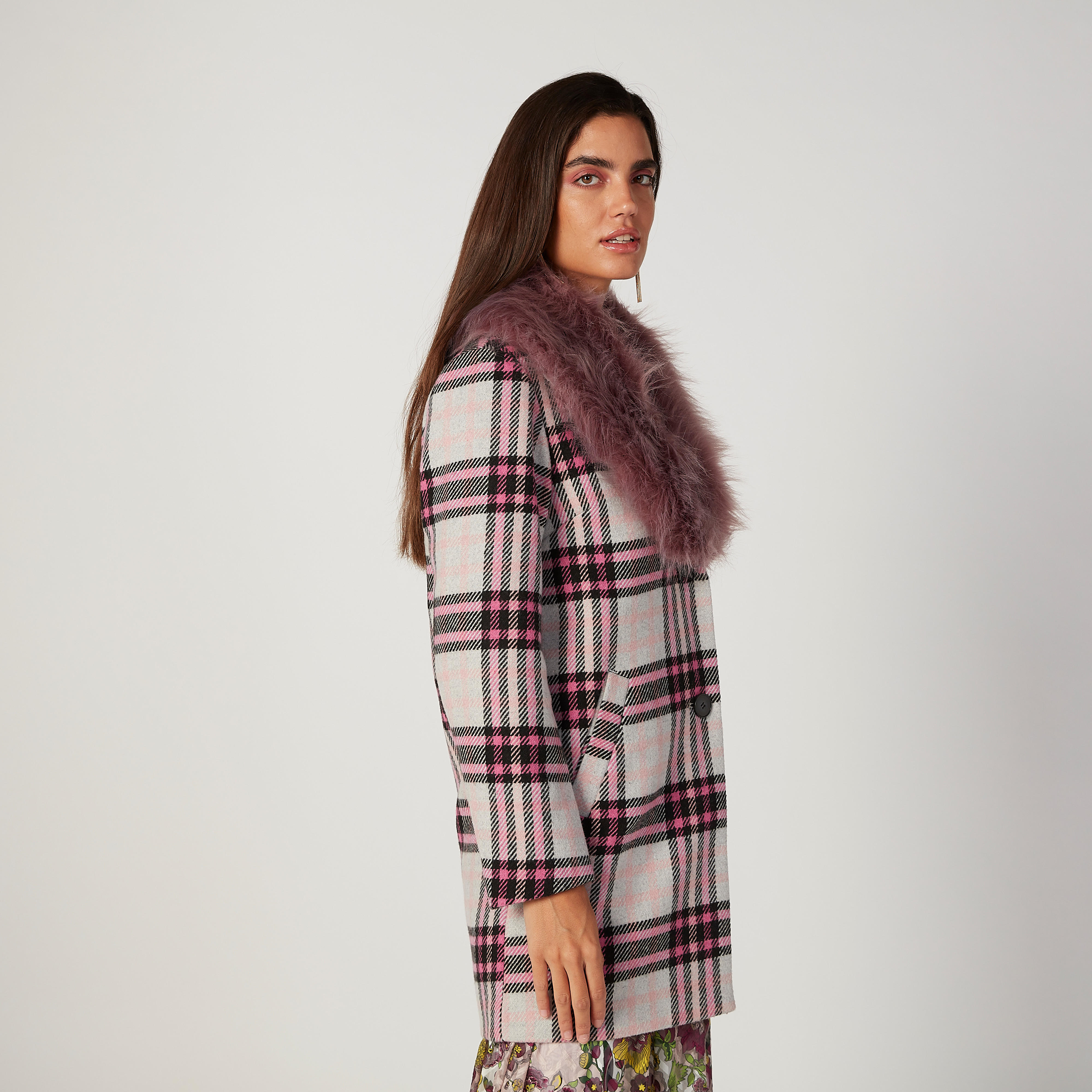 جاكيت كاروهات بتفاصيل قطيفة وأكمام طويلة-women-winterwear-coatsandjackets-jackets-image-5
