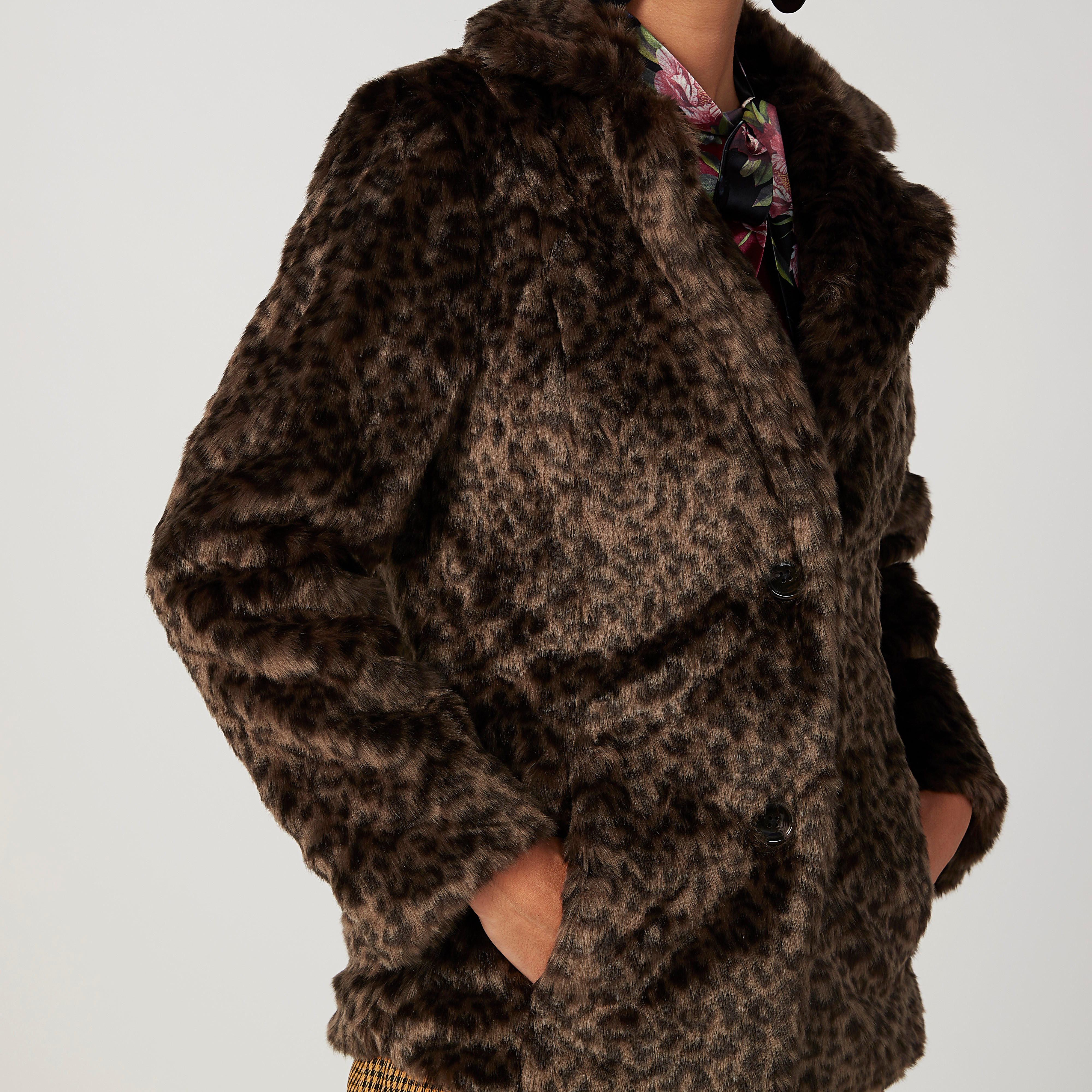 جاكيت بارز الملمس بأكمام طويلة وتفاصيل جيوب-women-winterwear-coatsandjackets-jackets-image-3