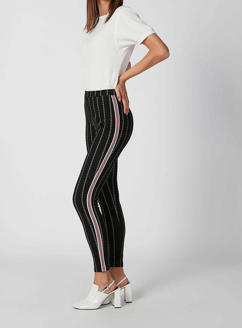 بنطلون سكيني مقلّم بشريطة-women-clothing-bottoms-trousers-image-2